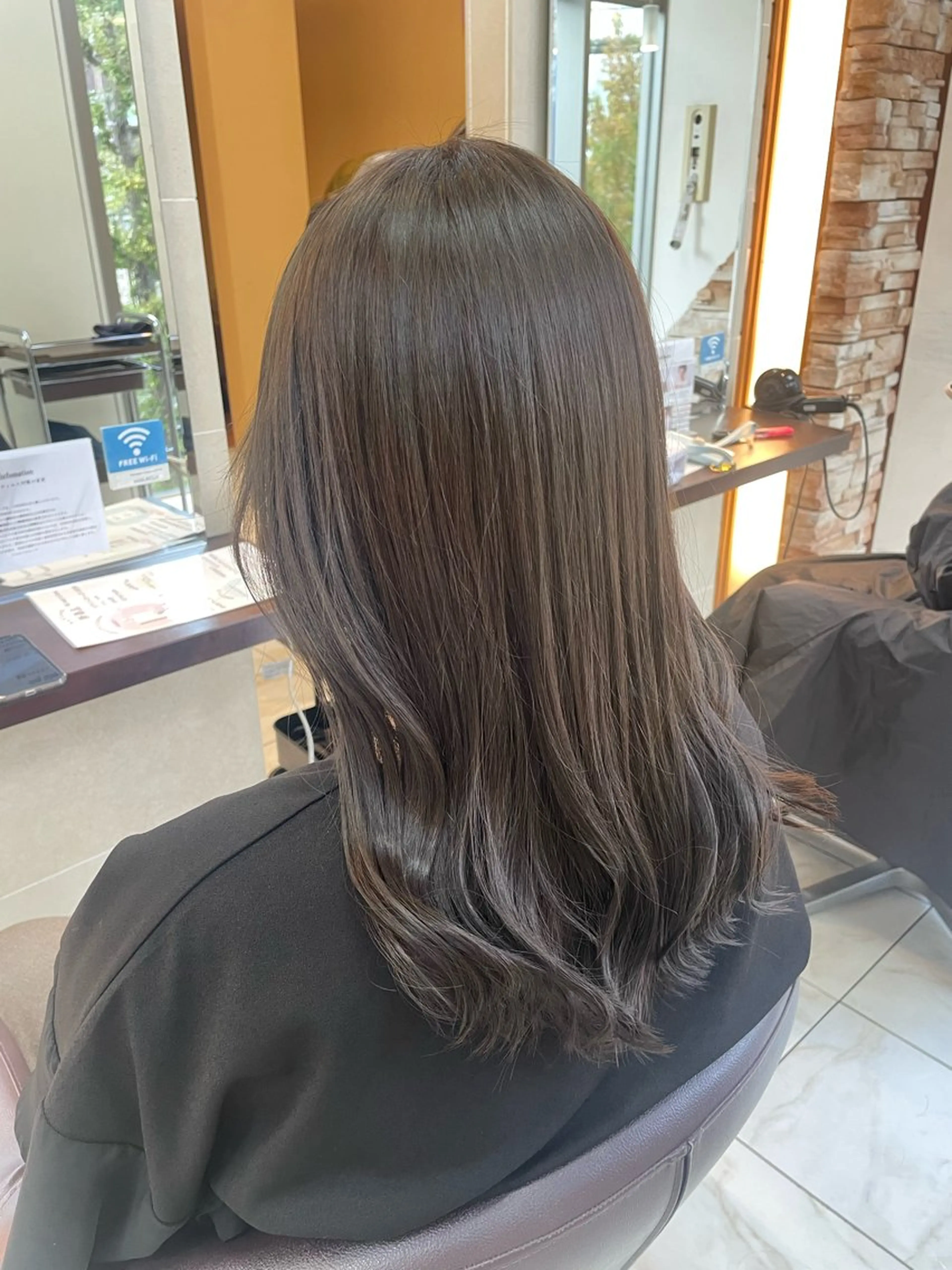 セミロング カット ヘアカラー 垢抜け透明感カラー 🌻篠崎梓🌻のヘアスタイル