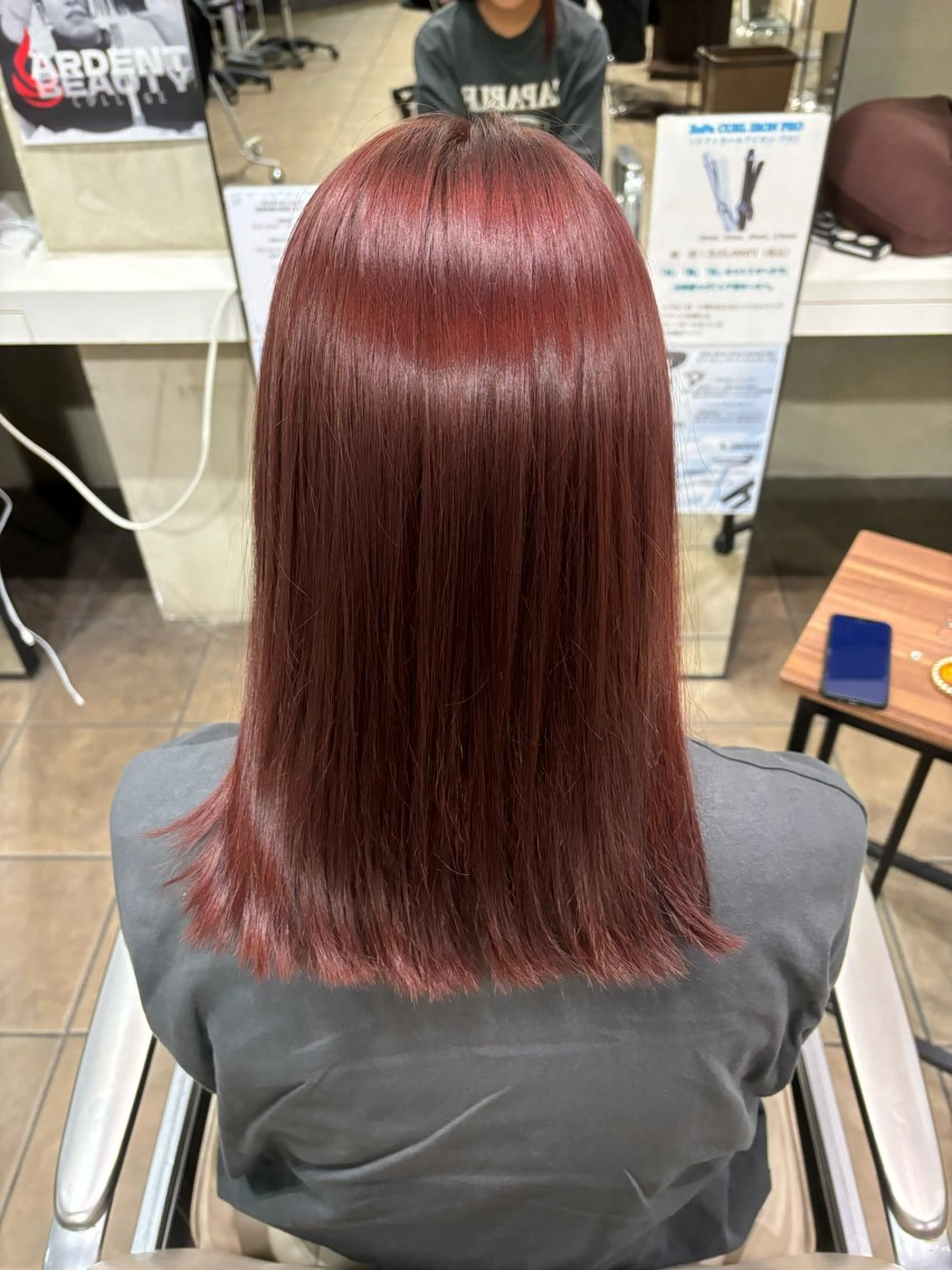 ミディアム 茶谷 沙穂のヘアスタイル