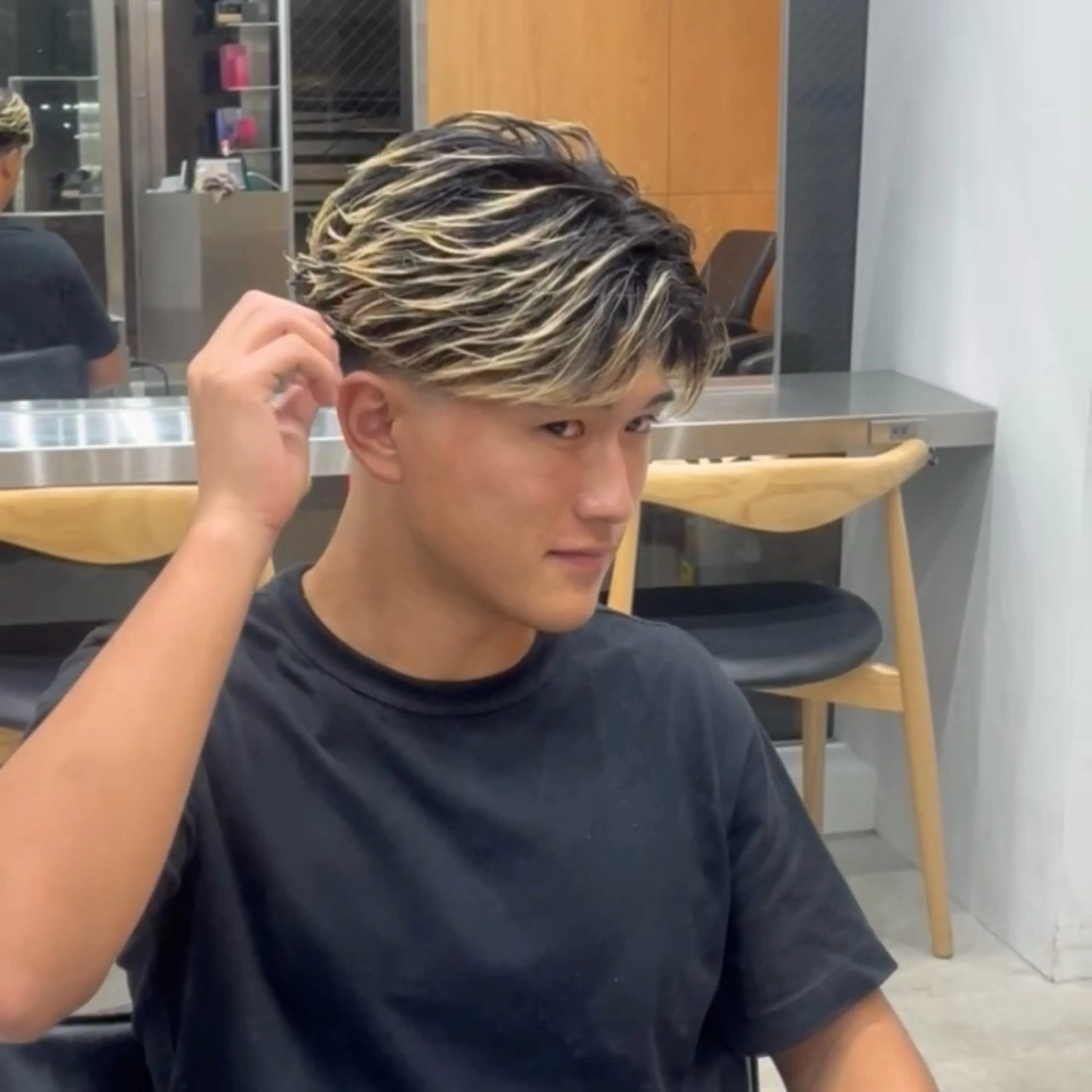 パーマ メンズ フェザーパーマ メンズパーマ カット パーマ 夏果⭐︎fifth 天神 海外風パーマのヘアスタイル