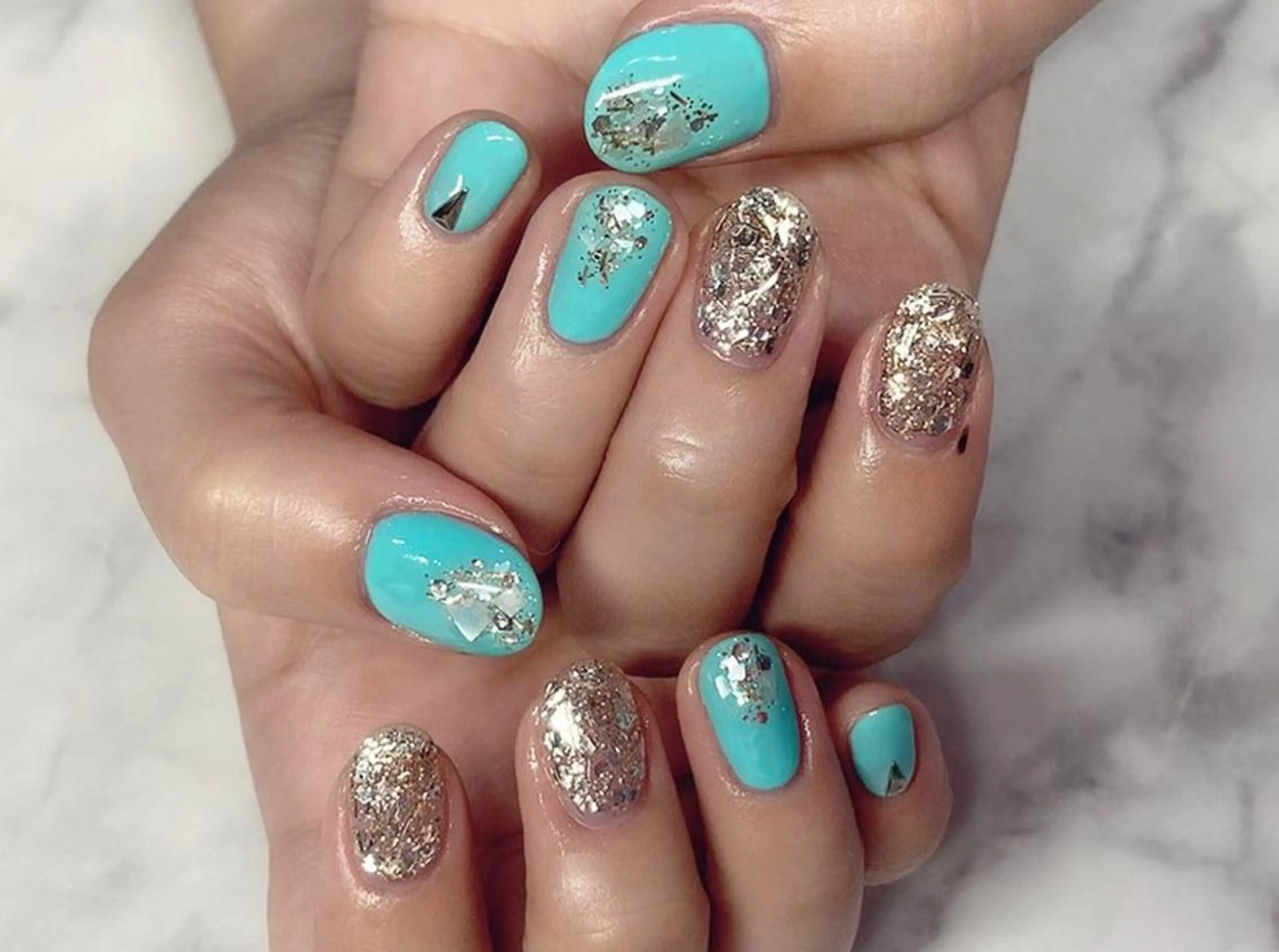 ネイル ブルー ジェルネイル ラメ(グリッター) パラジェル 夏ネイル ハンドネイル Nail&eye Belire 新宿のネイルデザイン