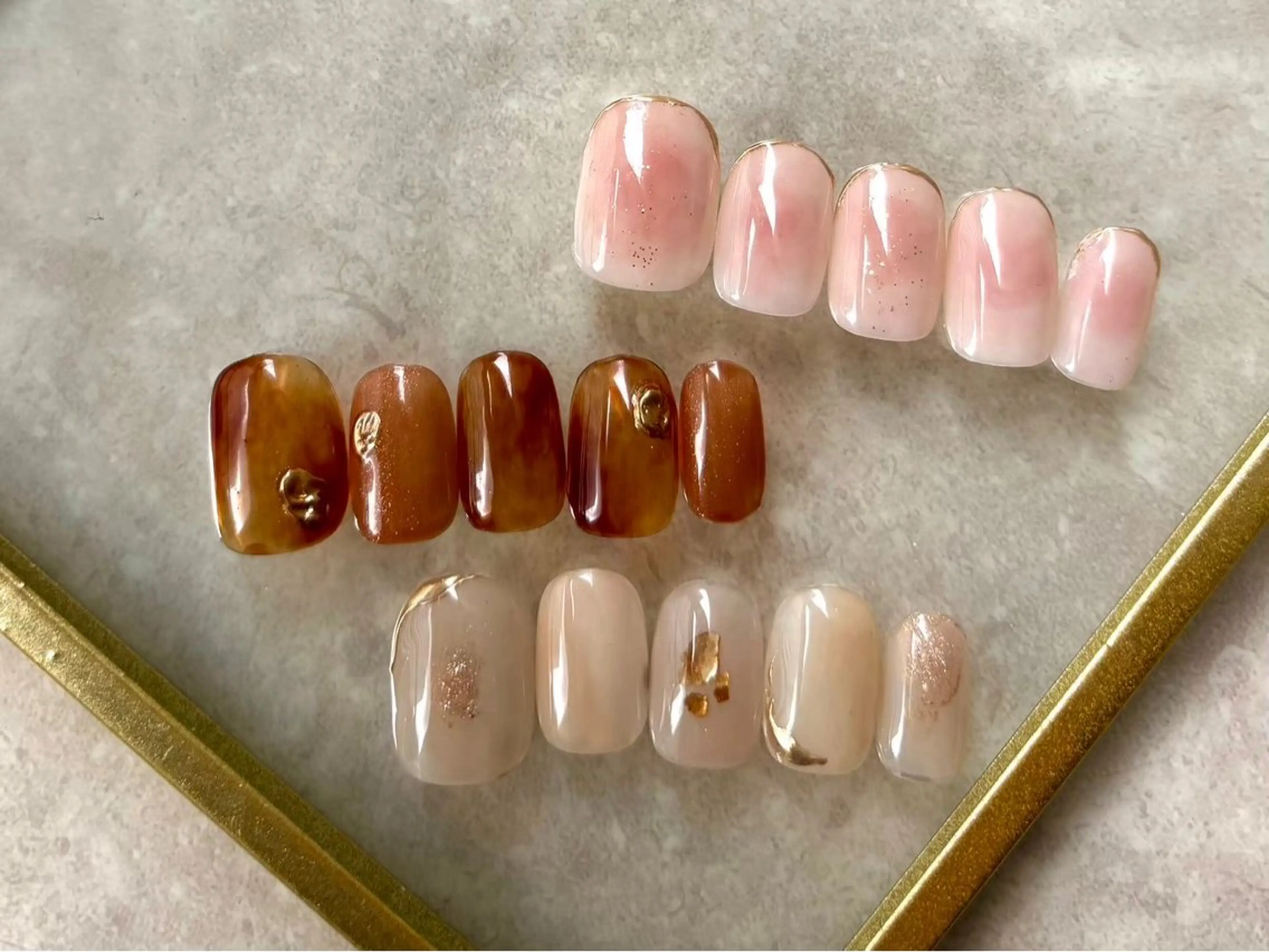 ネイル ニュアンスネイル aoi .のネイルデザイン