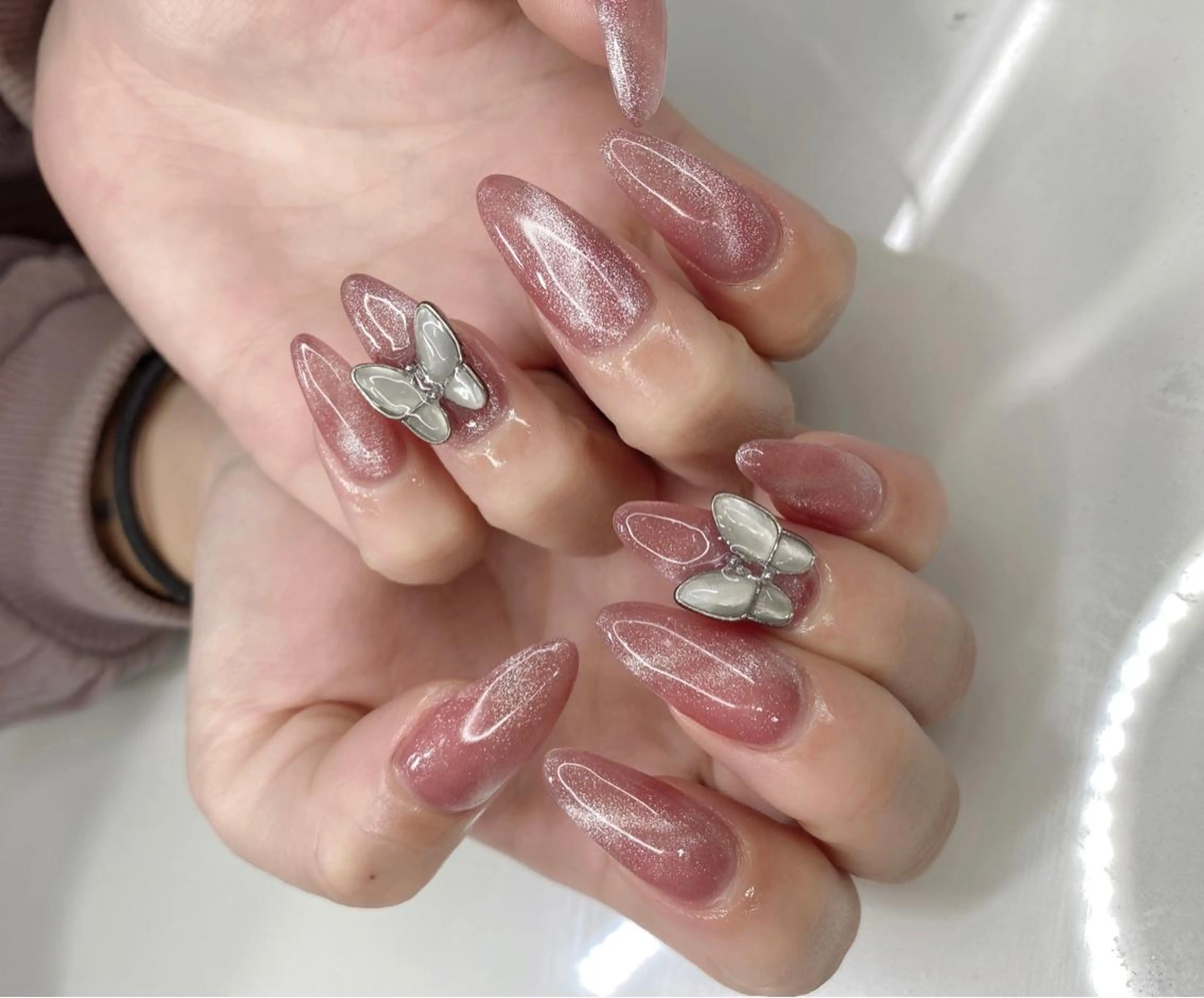 ネイル I-nailロング /ワンホン/キラキラのネイルデザイン