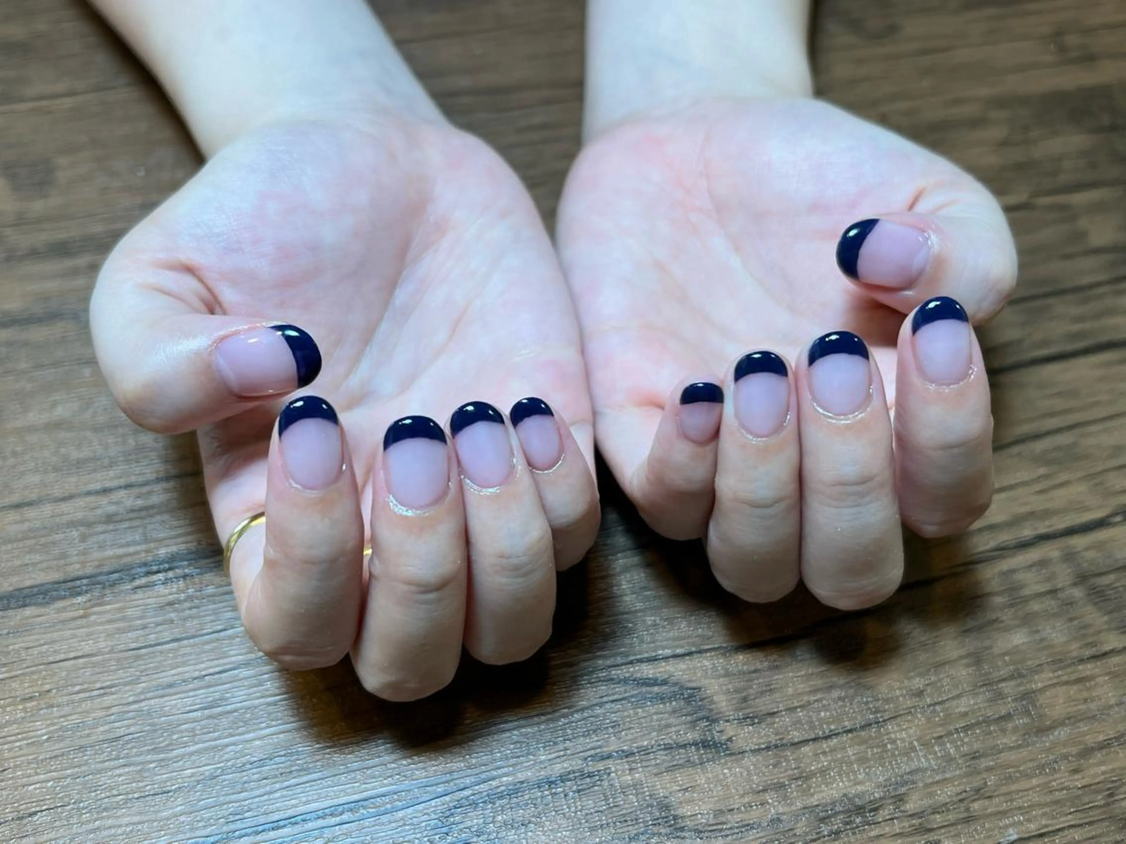 ネイル クリアネイル フレンチネイル ハンドネイル HENRIETTA NAILSALONのネイルデザイン