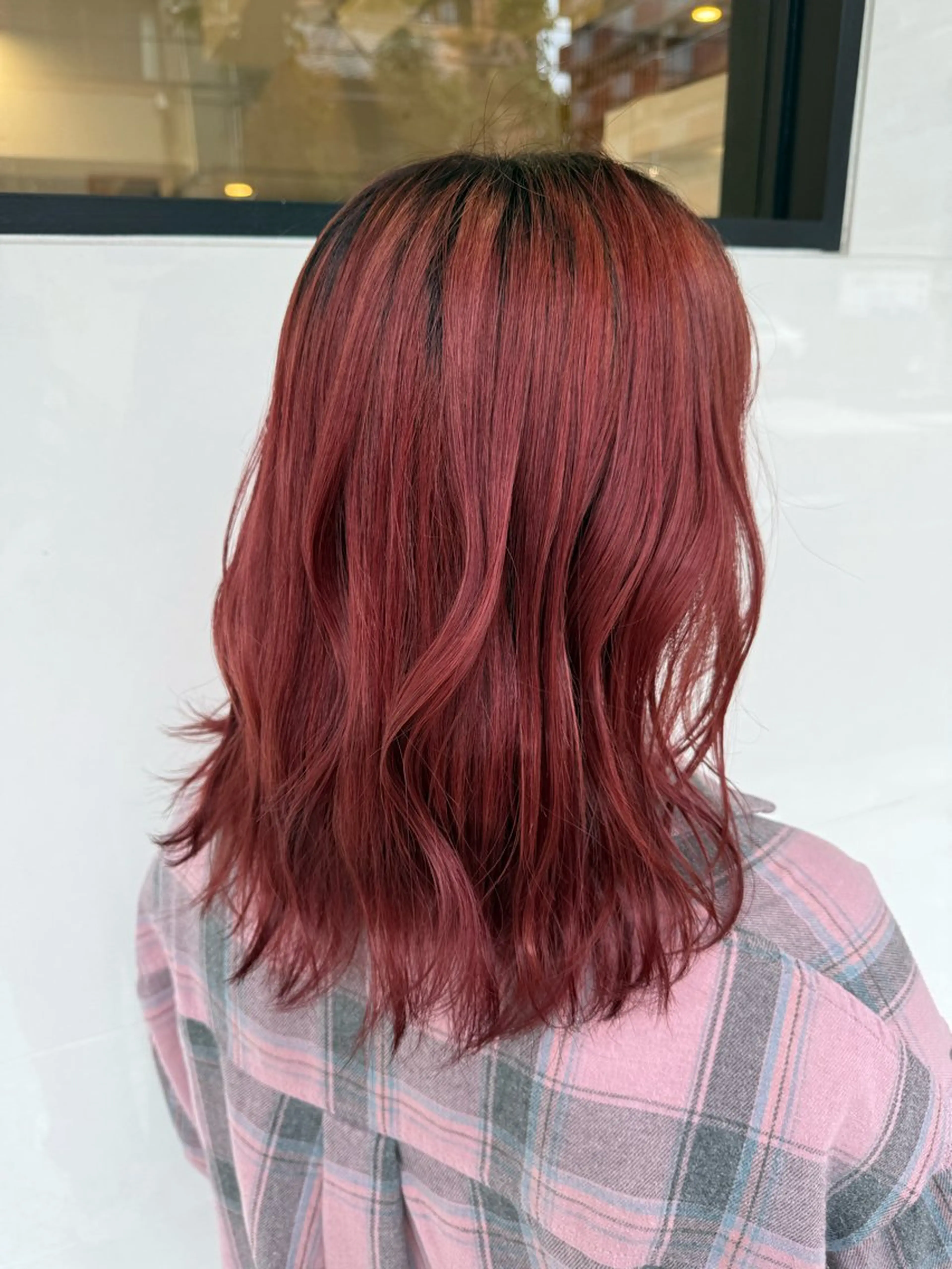 ミディアム カラー ブリーチ ブリーチなしカラー トリートメント カット ヘアカラー ツチダ ヒナのヘアスタイル