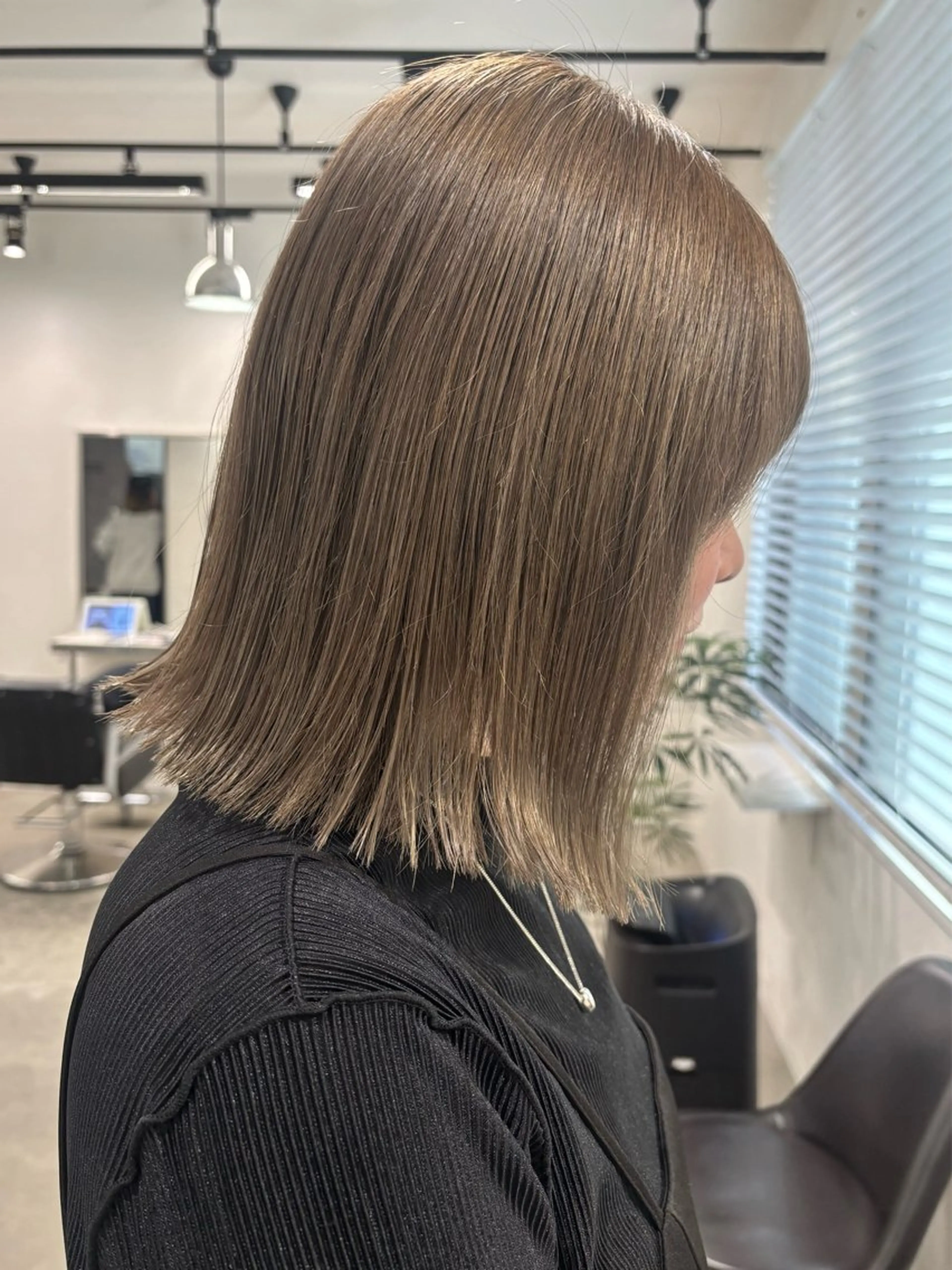 カラー グレージュ ミルクティーグレージュ ヘアカラー 韓国ヘア🇰🇷 HINAのヘアスタイル