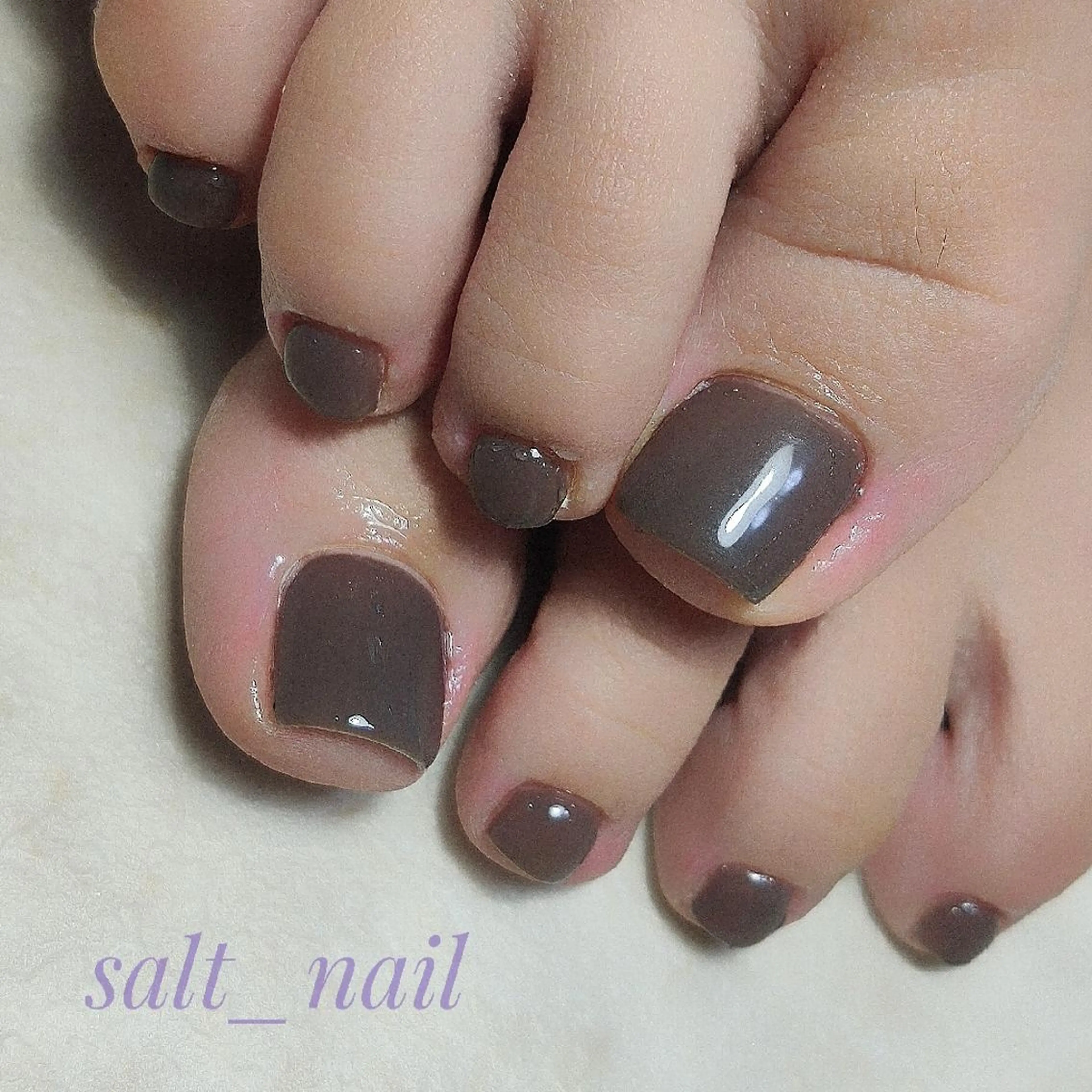 ネイル ブラウン ワンカラーネイル フットネイル 個人サロン saltnailのネイルデザイン