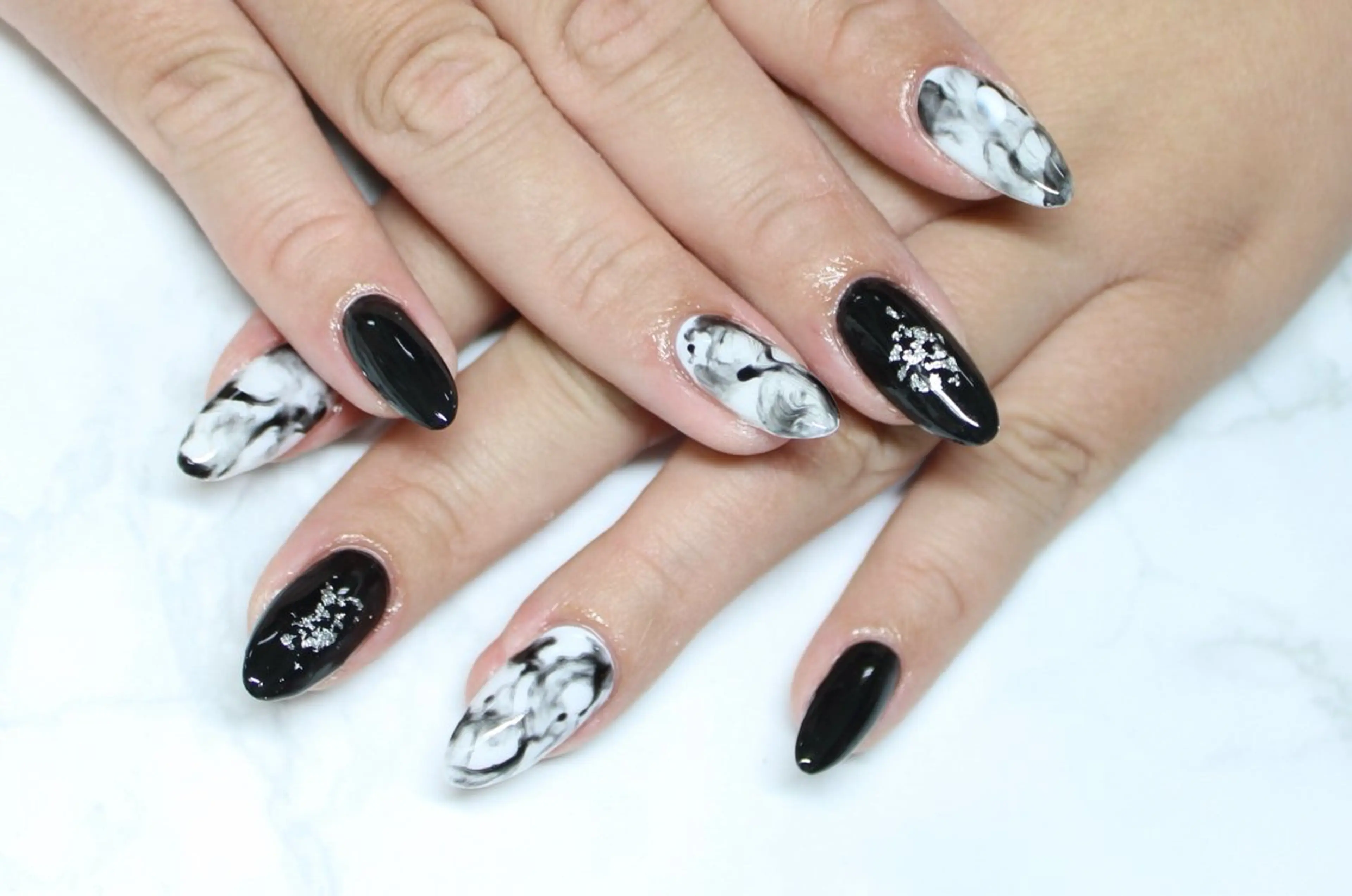 ネイル アートネイル 持ち込み レイジー スワンのネイルデザイン