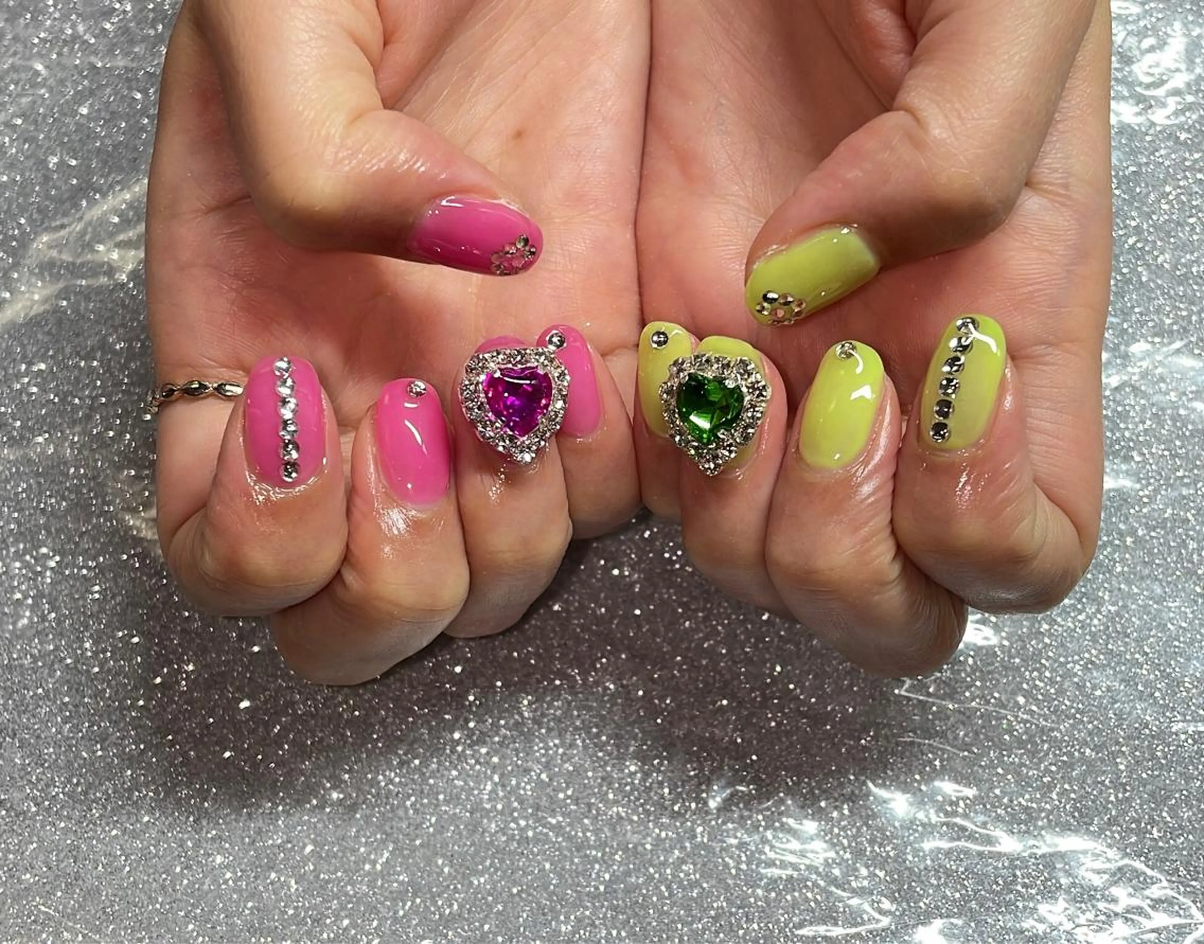 ネイル ハンドネイル VIERU 🌈🎀💖のネイルデザイン