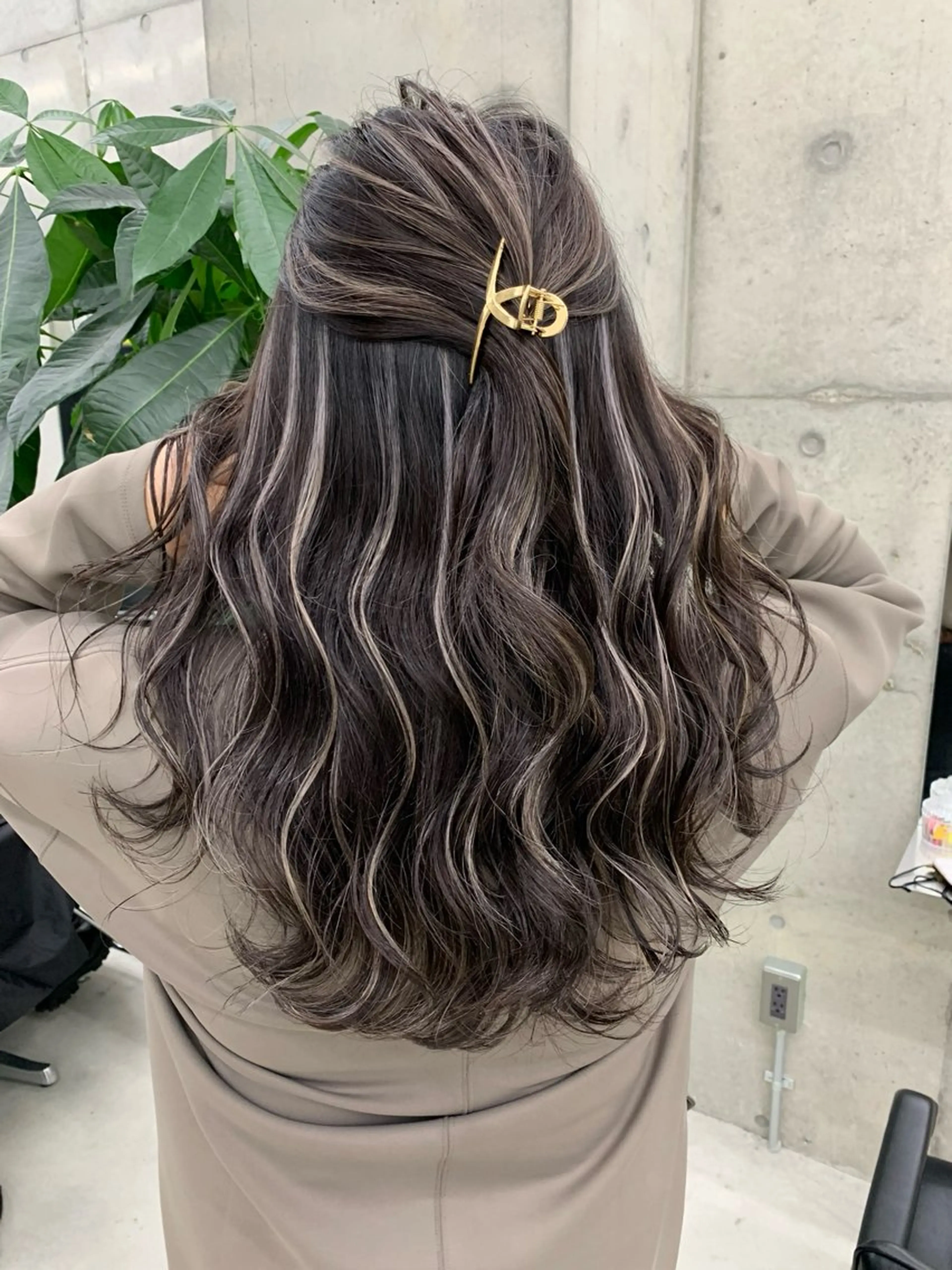 カラー ハイライトカラー ENGOL 名古屋栄所属・萩野下 かきのヘアスタイル