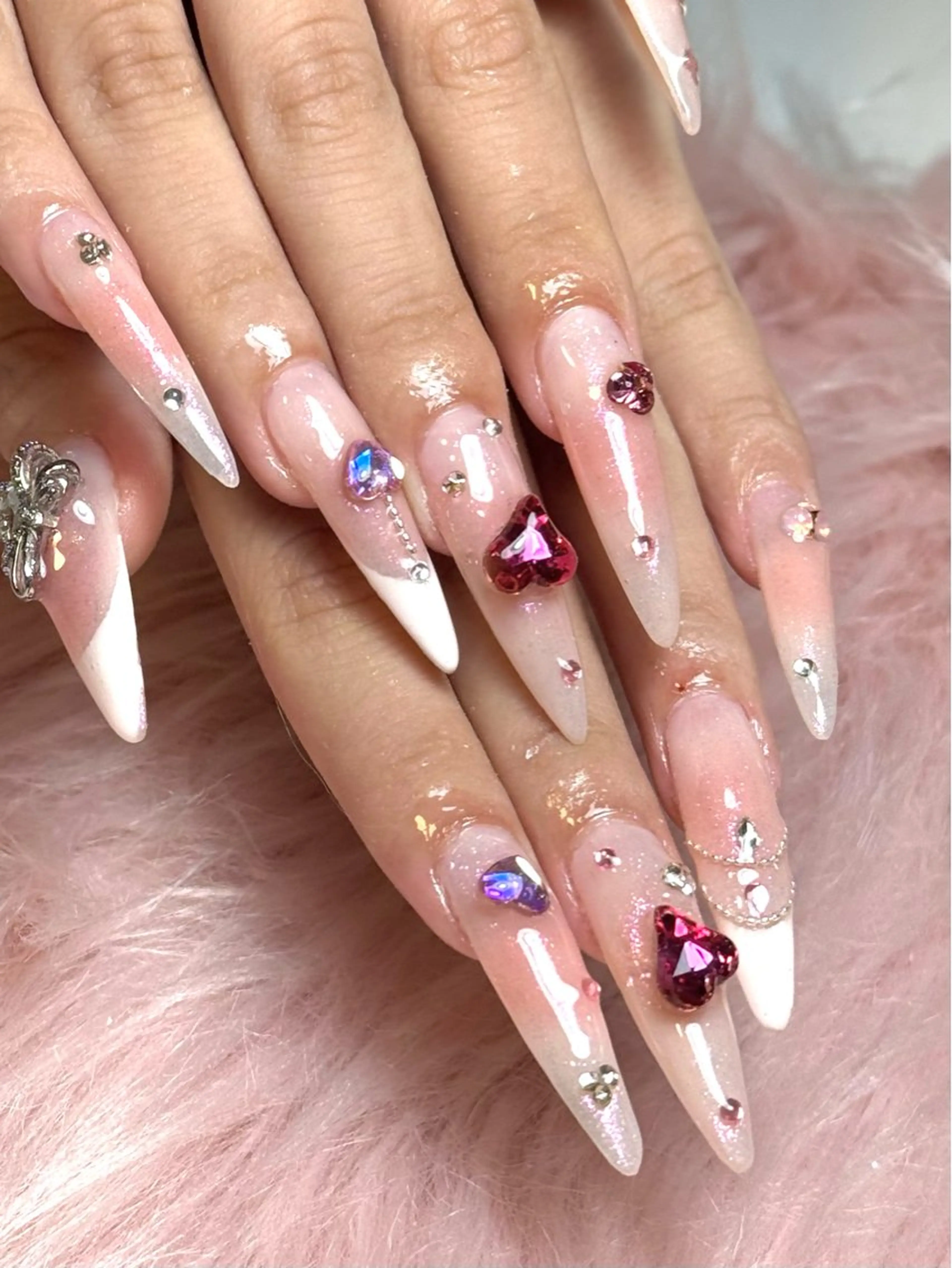 ネイル ハンドネイル ルシイ🎀新宿長さ 出しパーツ専門店のネイルデザイン