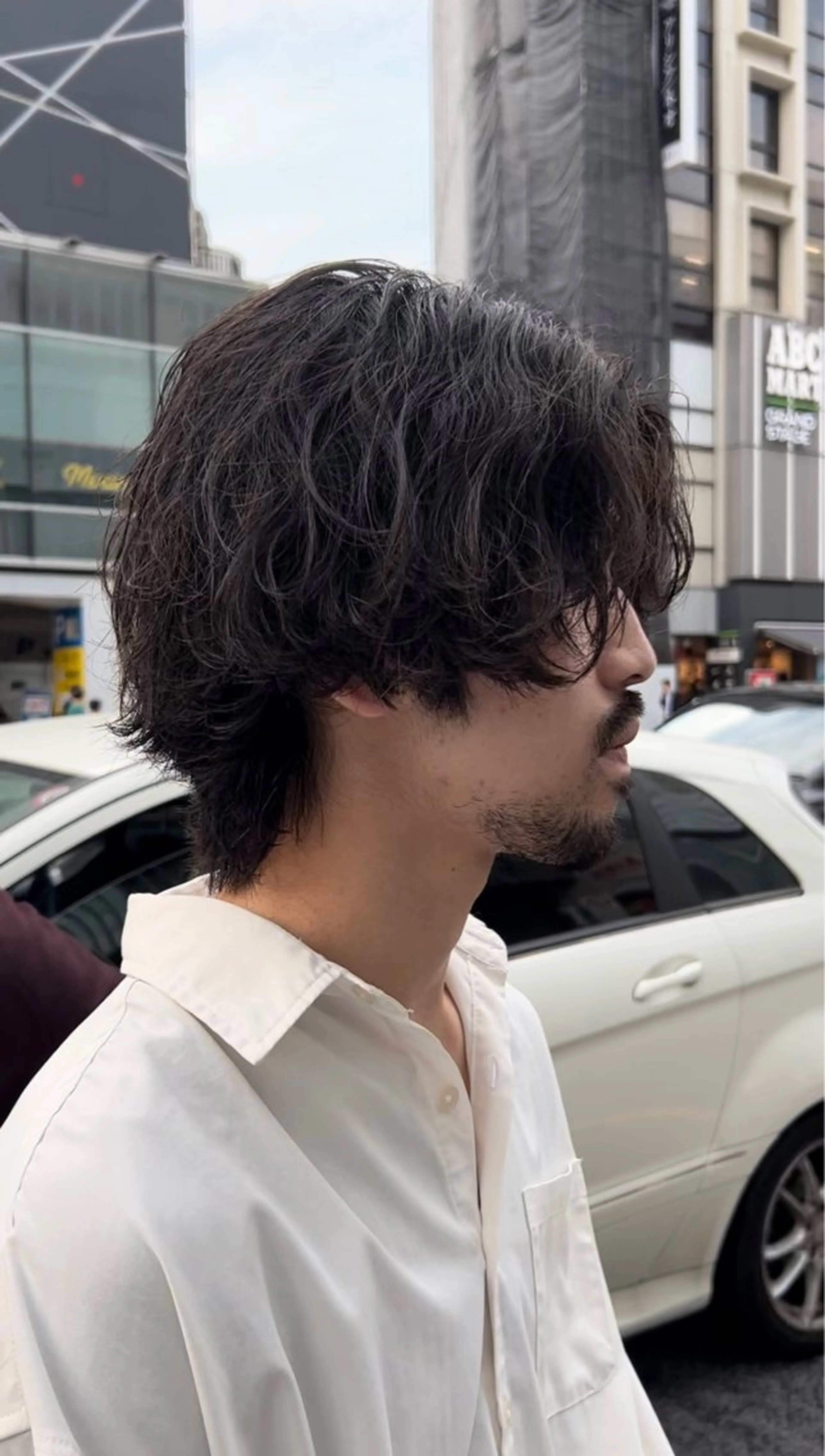 ショート パーマ カット パーマ モナン新宿所属・曲がる縮毛 メンズ 毛流れ 佐々木 優のヘアスタイル