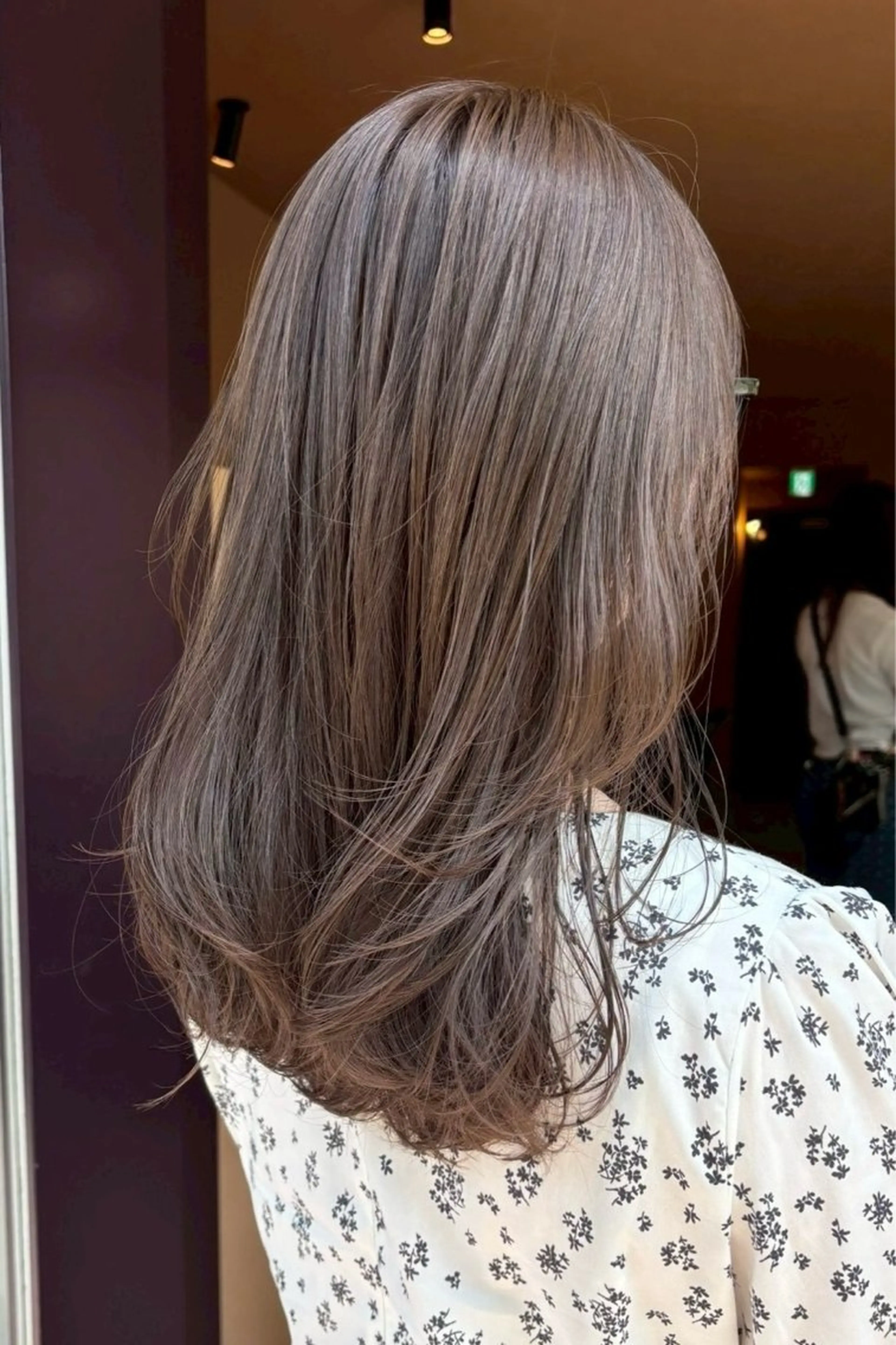 ミディアム カット ヘアカラー 【YOKE】　西田 乃那のヘアスタイル