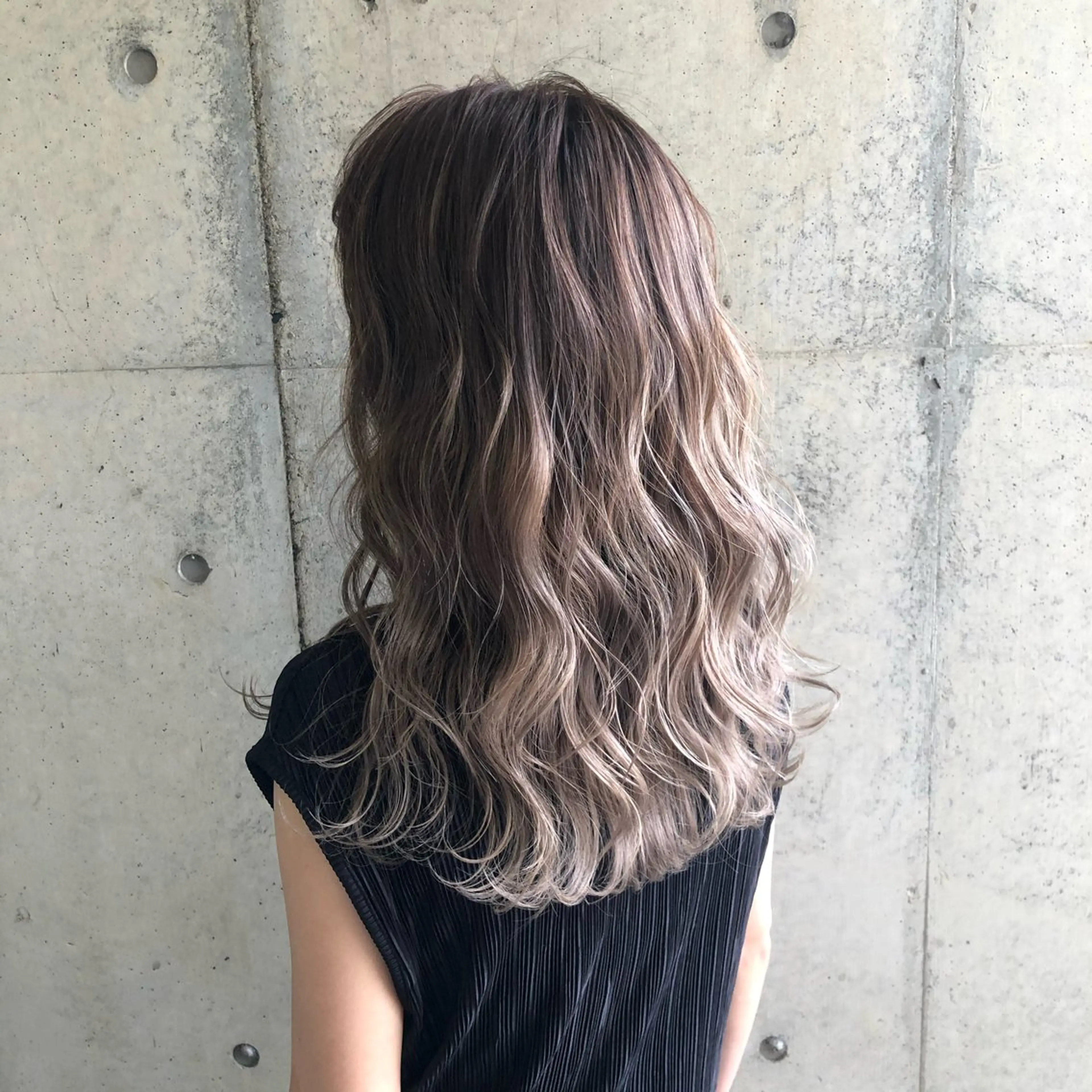 ロング 高橋 朝露のヘアスタイル