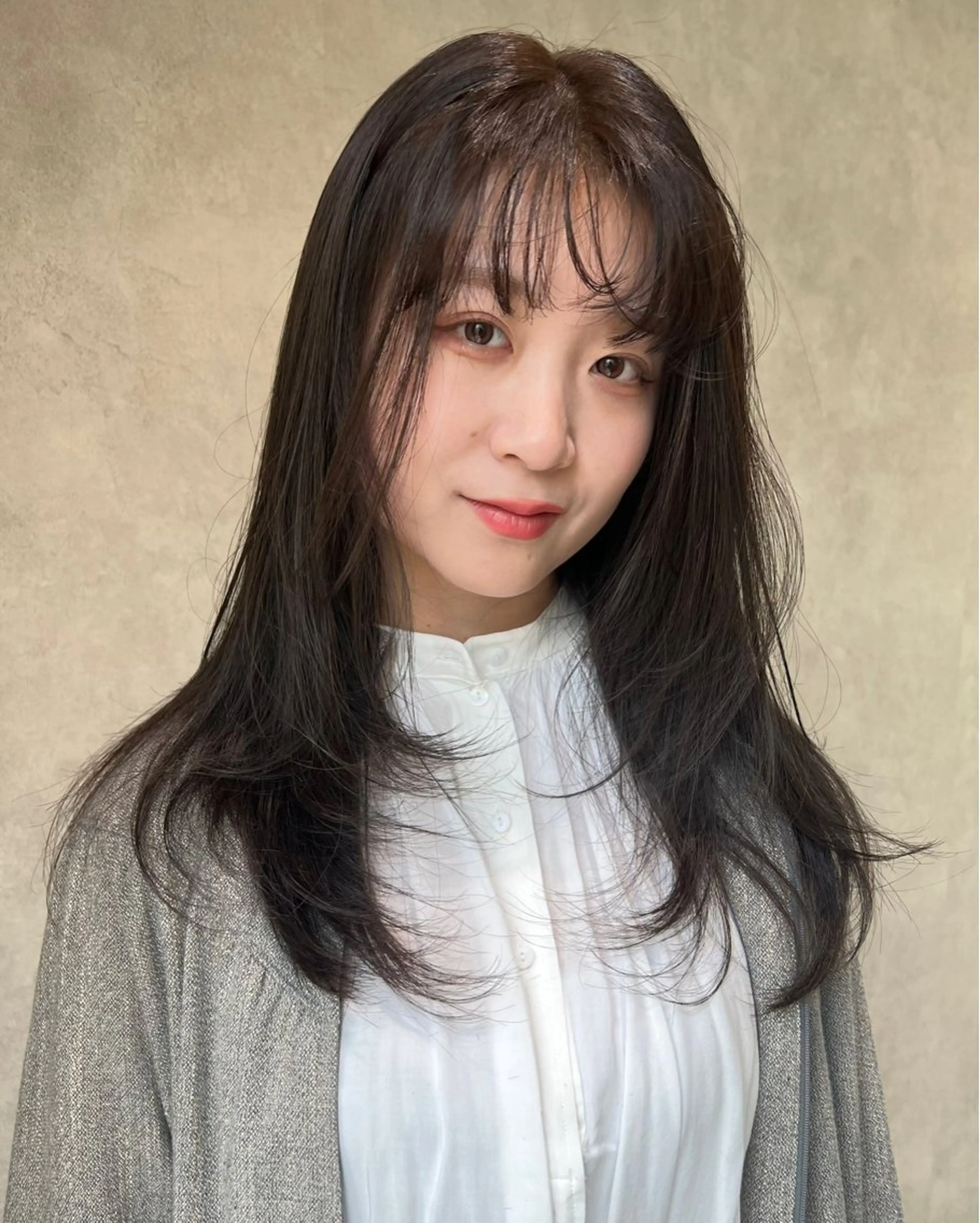 セミロング アッシュ アッシュブラウン レイヤーカット カット ヘアカラー トリートメント 透明感カラー/ ダブルカラー /ソラのヘアスタイル