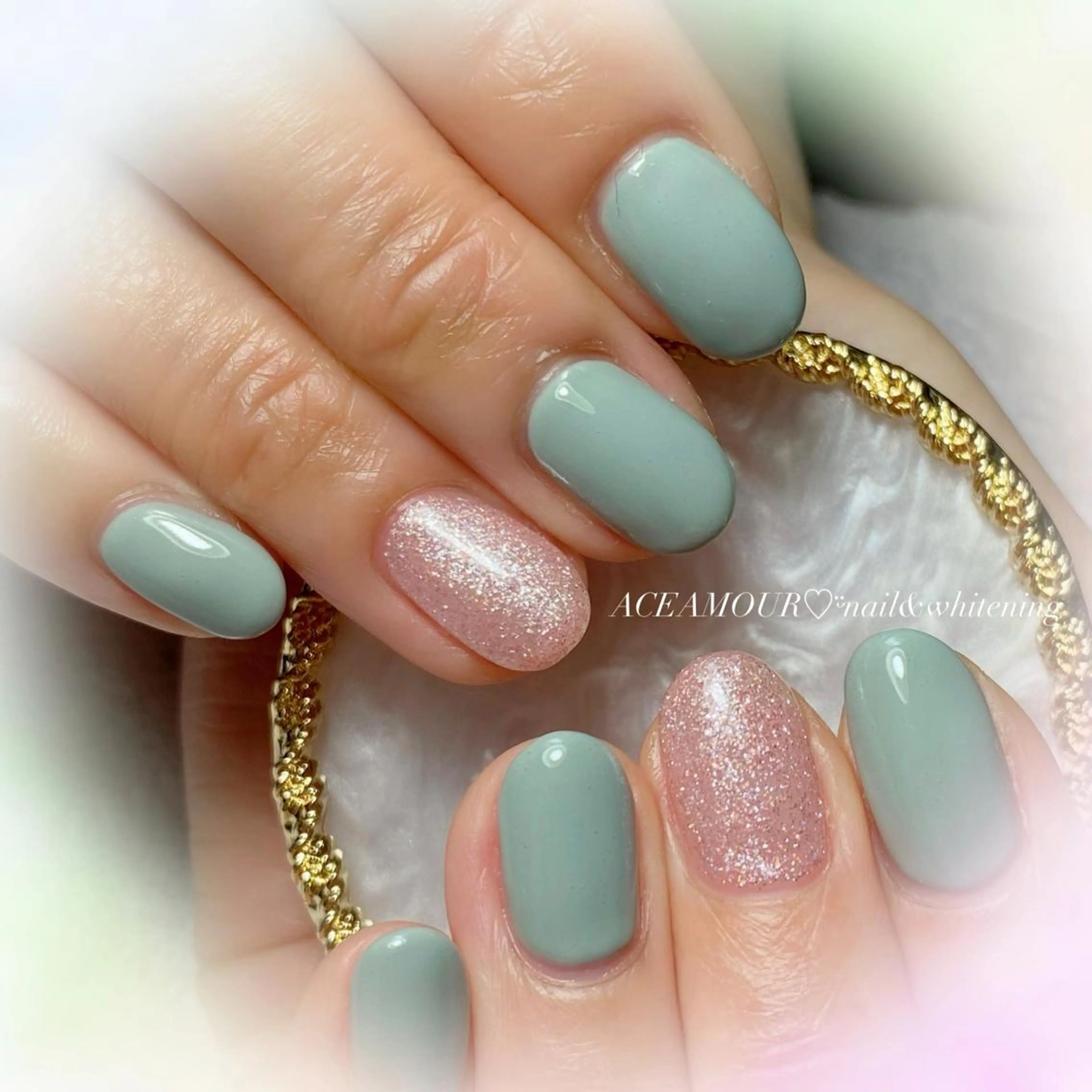 ネイル ラメ(グリッター) パステルネイル ピンク ネイル/耳つぼ /新ホワイトニングのネイルデザイン