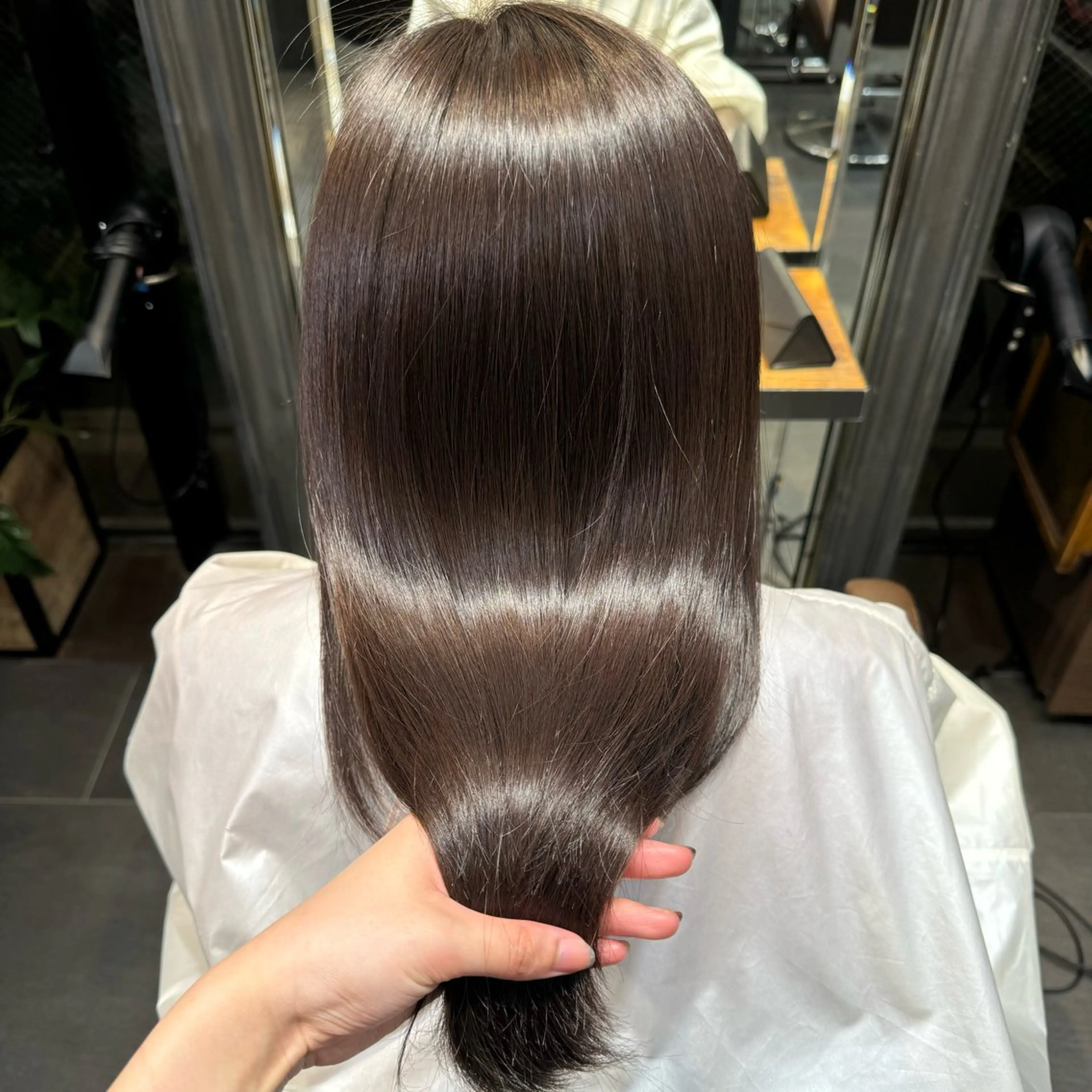 セミロング カラー オレンジ トリートメント 松木 花鈴のヘアスタイル