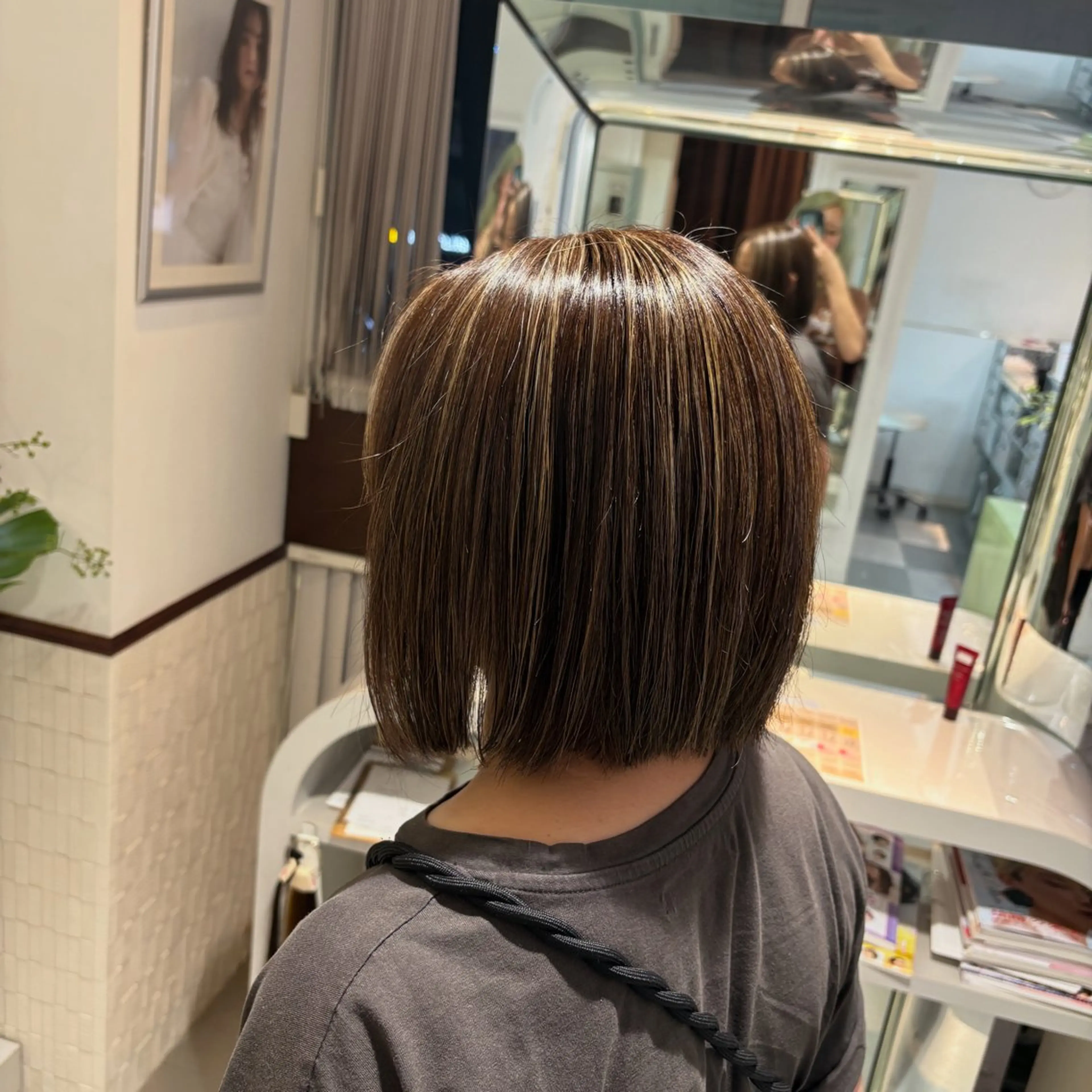 ショート カラー ダブルカラー ハイライトカラー ボブ ハイライト ショートヘア ヘアカラー 緑川 瑠奈のヘアスタイル