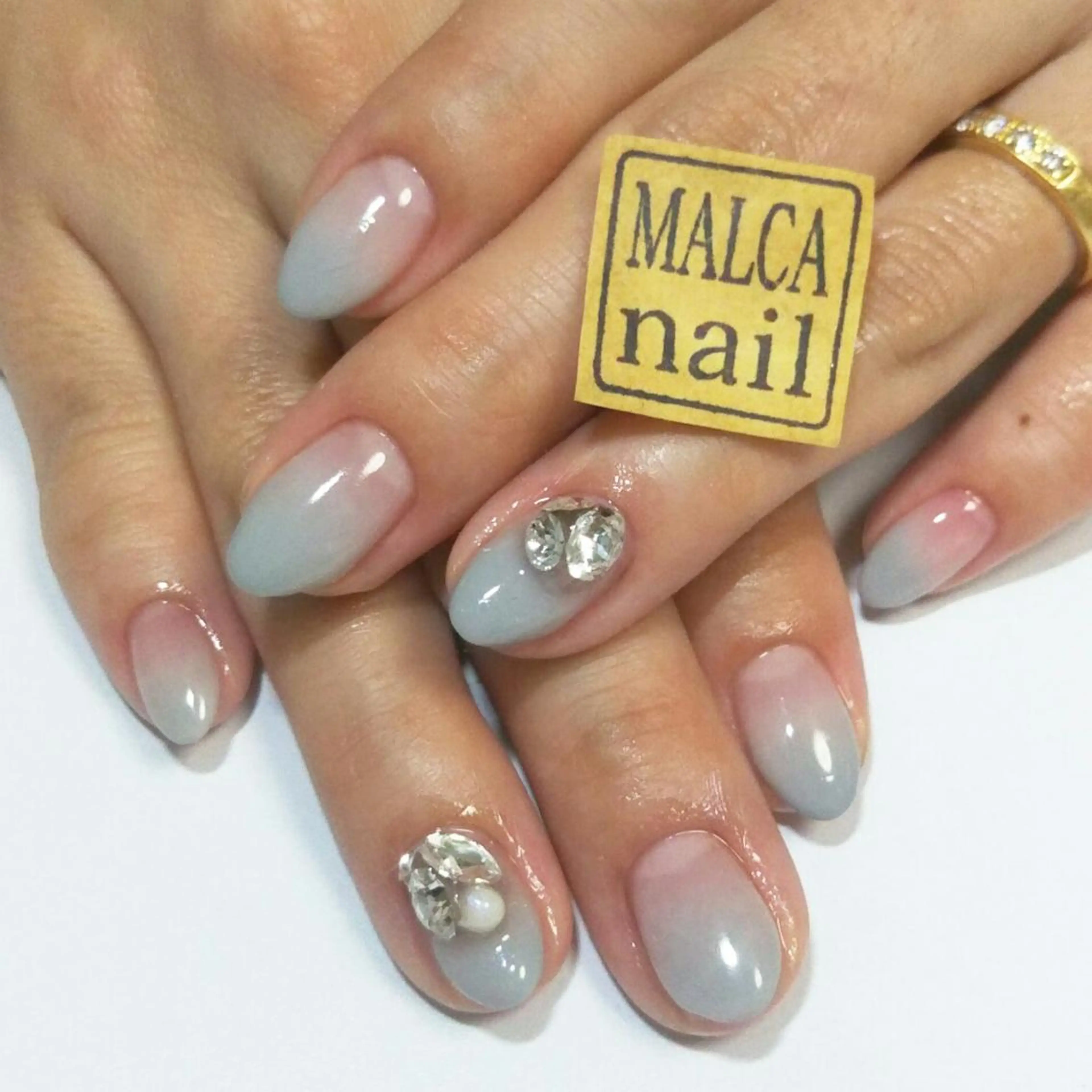 ミディアム カラー パーマ ヘアアレンジ ネイル キッズ マツエク・マツパ MALCAnail(マルカネイル)所属・荒木 莉奈のネイルデザイン