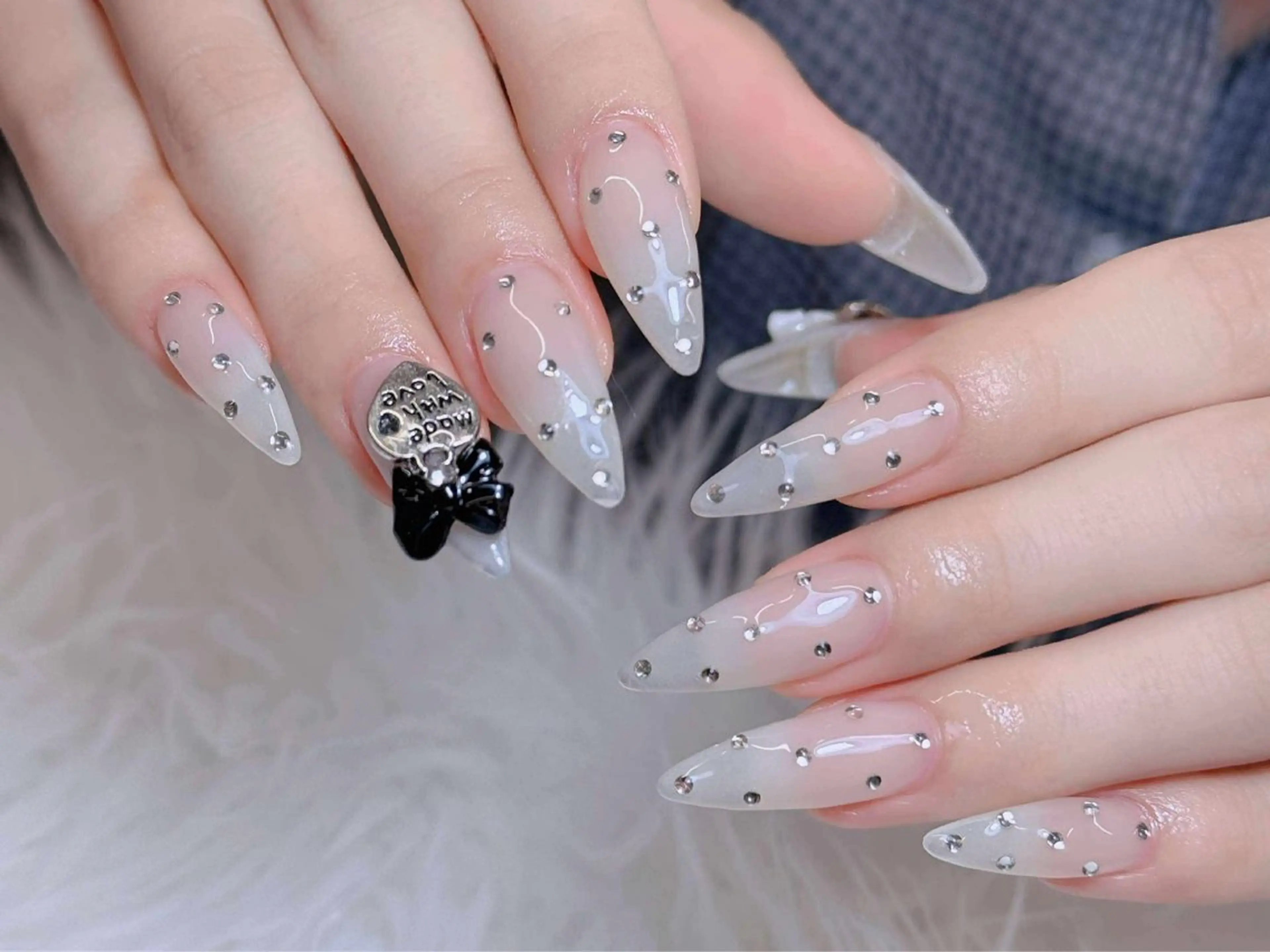 ネイル オーロラネイル チークネイル フットネイル フレンチネイル 韓国ネイル ハンドネイル Lumi Nail 新大久保3‘のネイルデザイン