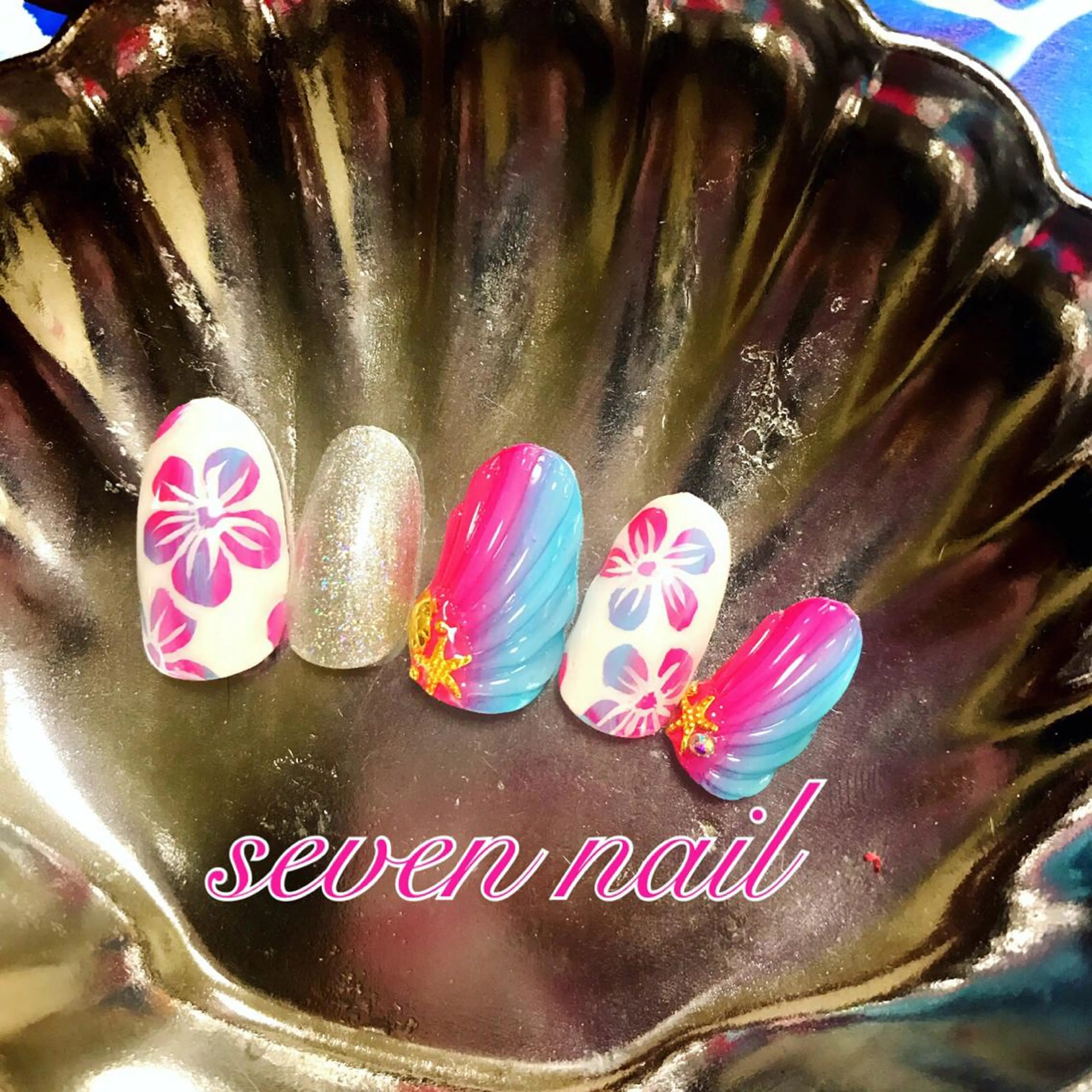 ネイル 名倉 なな子のネイルデザイン