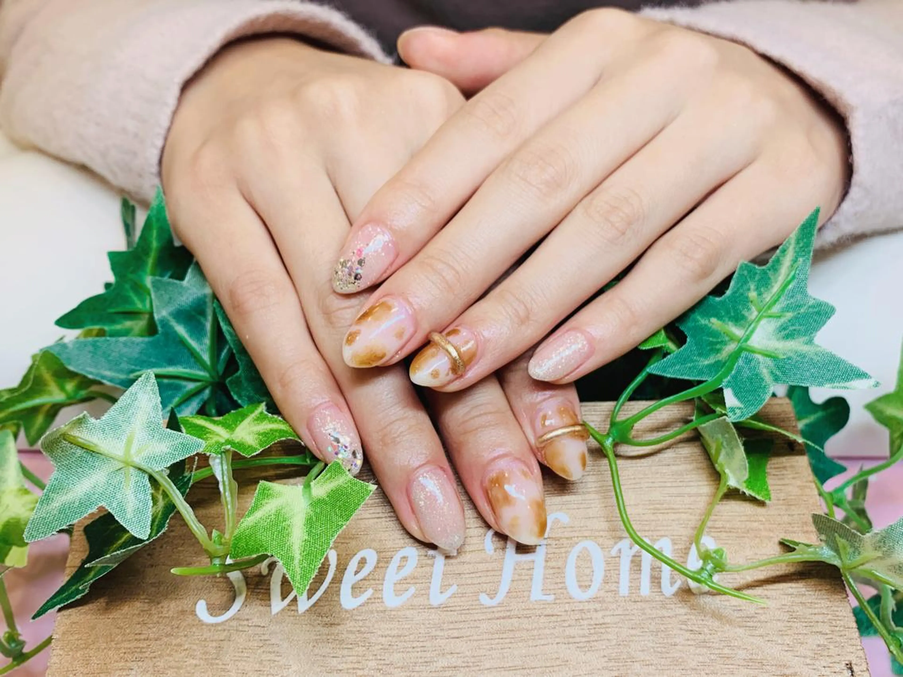 カラー ネイル ラメ(グリッター) Ui_Amor (パラジェル)のネイルデザイン