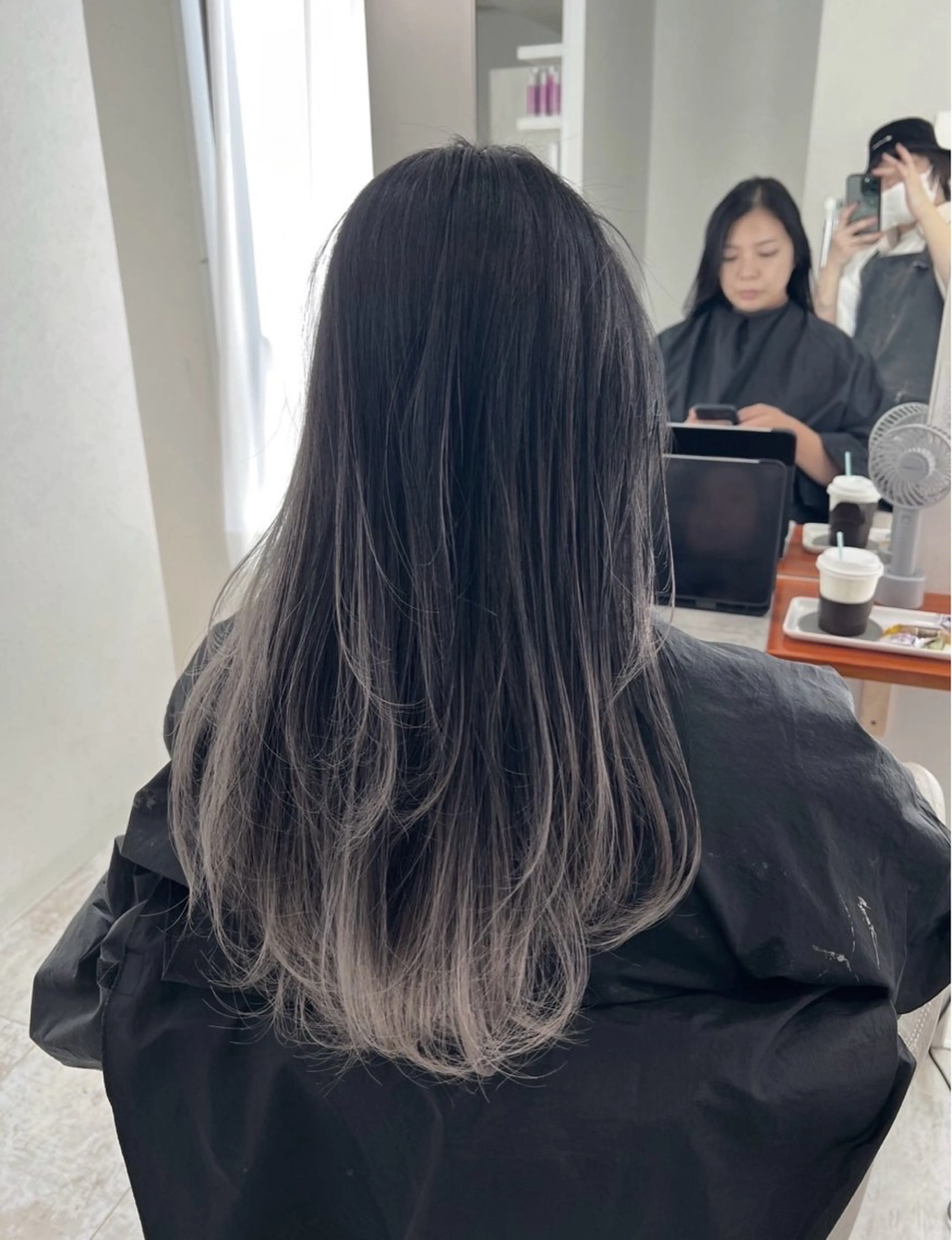 ロング カラー バレイヤージュ シルバー ホワイトシルバー レイヤーカット ヘアカラー トリートメント ROBIN所属・指名数No.1 /NAOYAのヘアスタイル