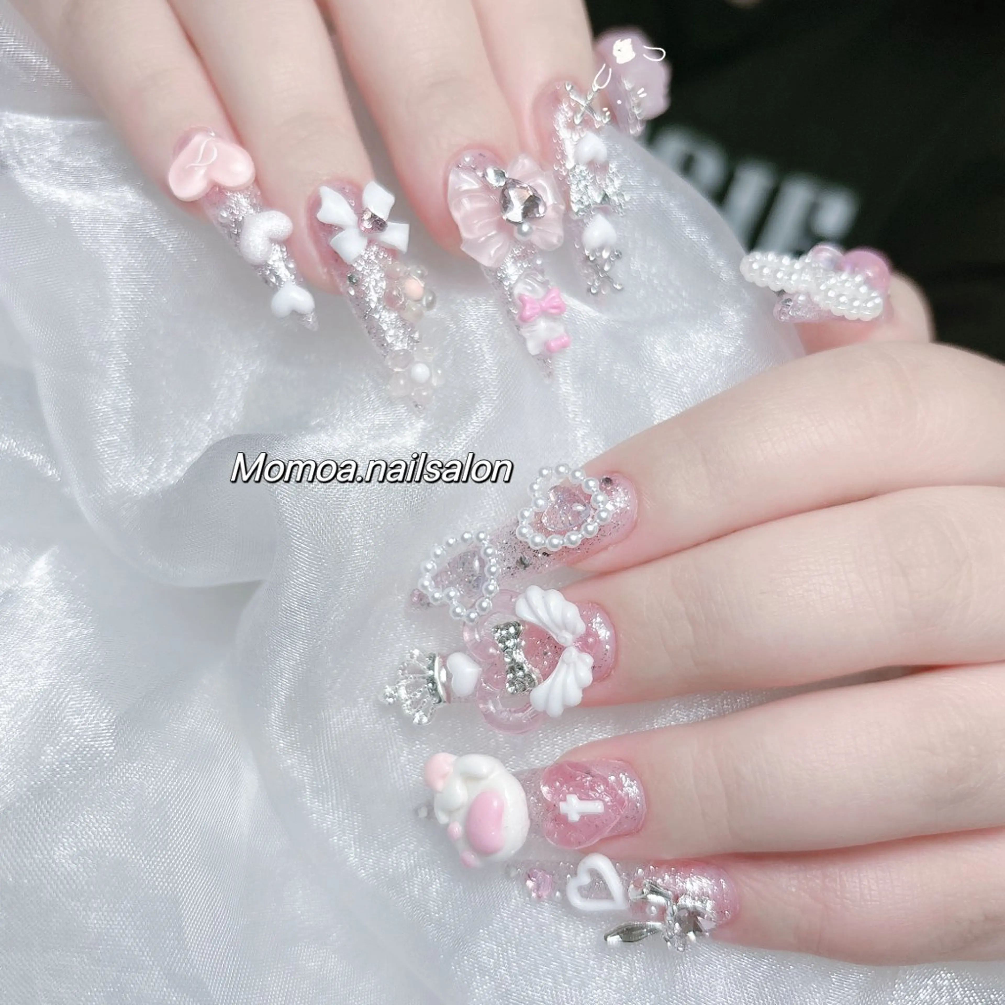 ネイル 成人式 ジェルネイル ロングネイル マグネットネイル ミディアムネイル ハンドネイル MoMoA Nail ネイル長さ出し専門店のネイルデザイン