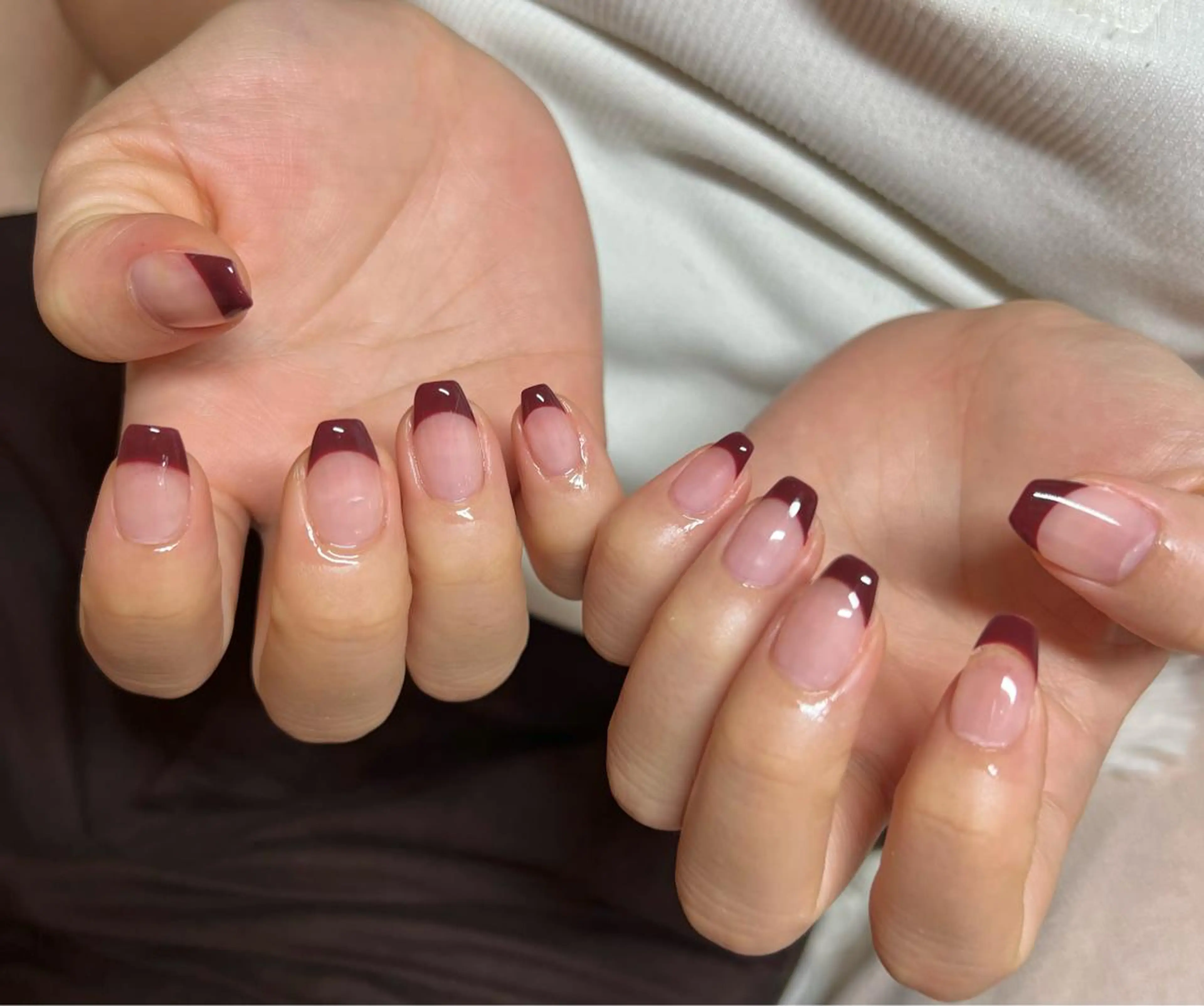 ネイル オーロラネイル ジェルネイル 韓国ネイル マグネットネイル ミラーネイル ちゅるんネイル🪄 耳ツボジュエリー🔗のネイルデザイン