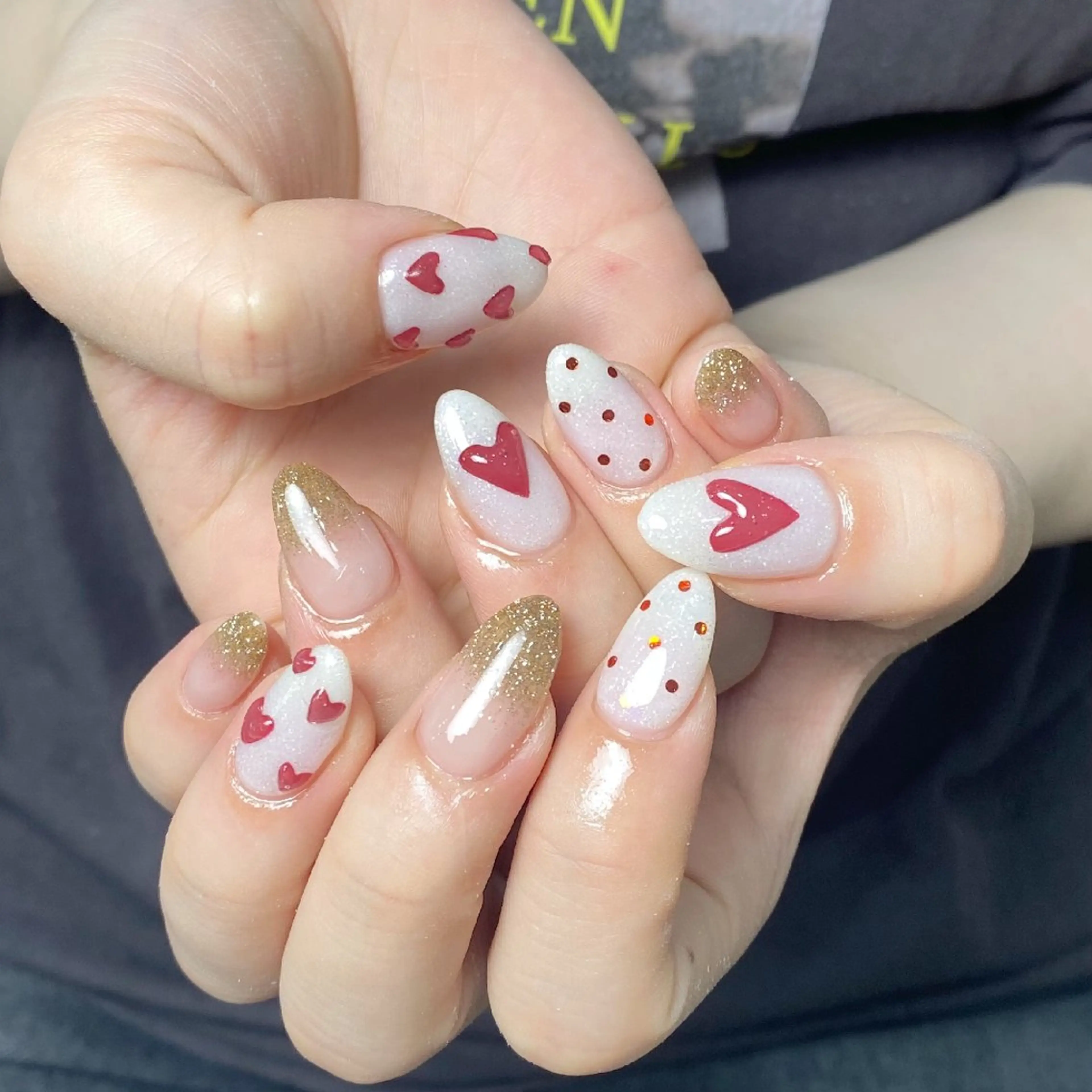 ネイル チークネイル フレンチネイル ジェルネイル ガーリー キラキラネイル ハンドネイル UM Nail Salonのネイルデザイン