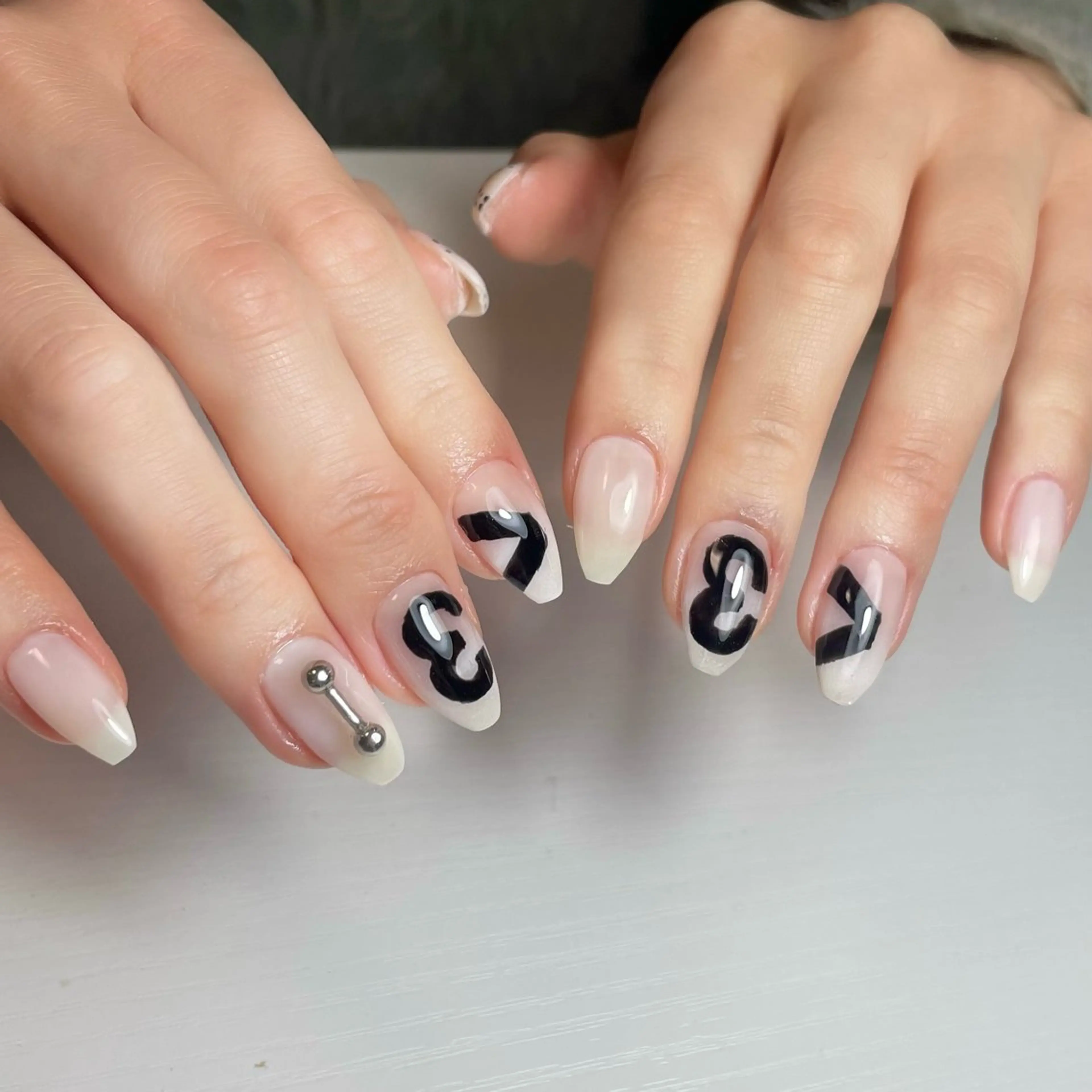 【オフ込み】ワンカラー＋持ち込み6アートの写真