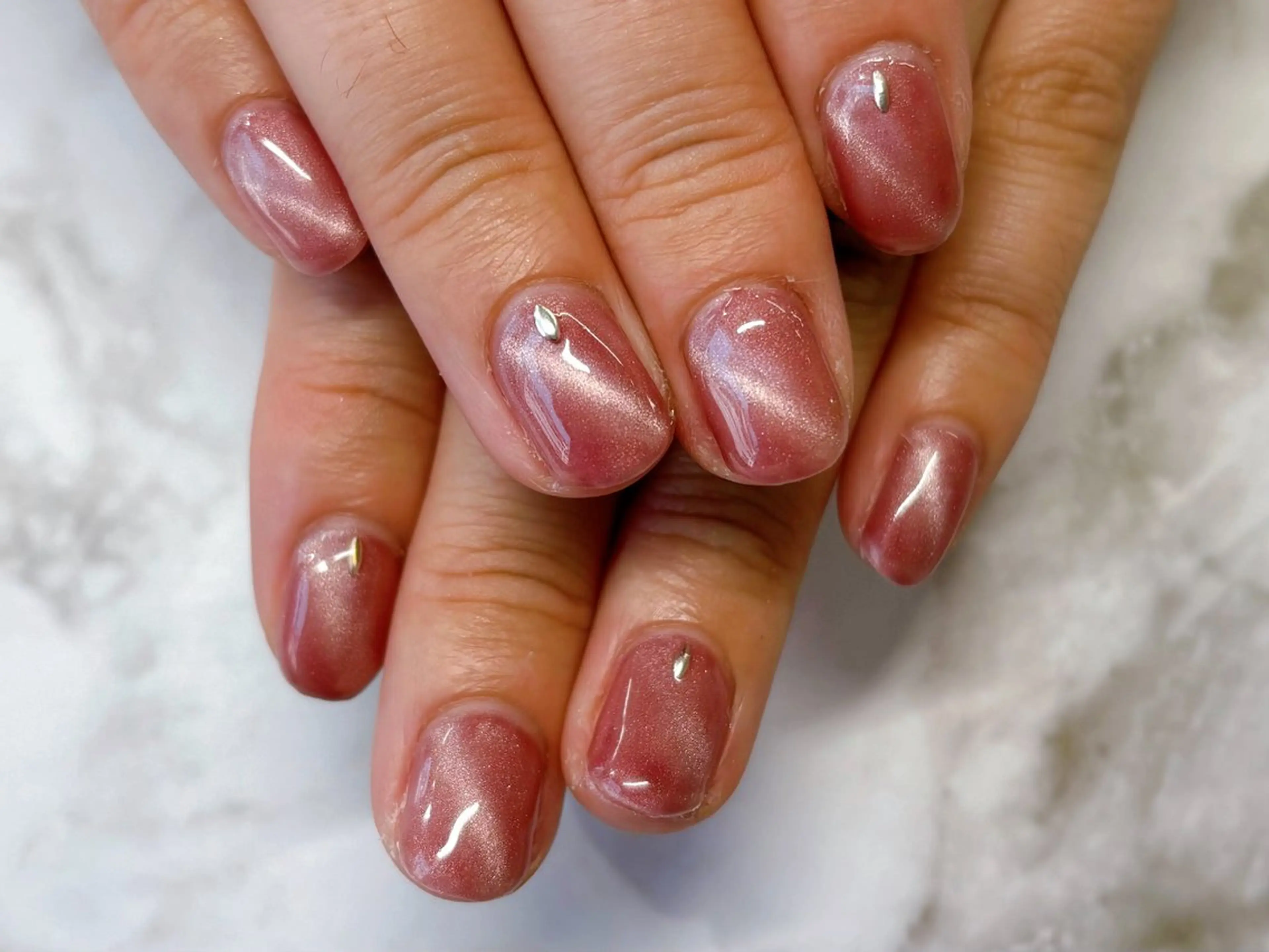 ネイル マグネットネイル ピンク シンプルネイル Lani🌈Nail Konatsuのネイルデザイン