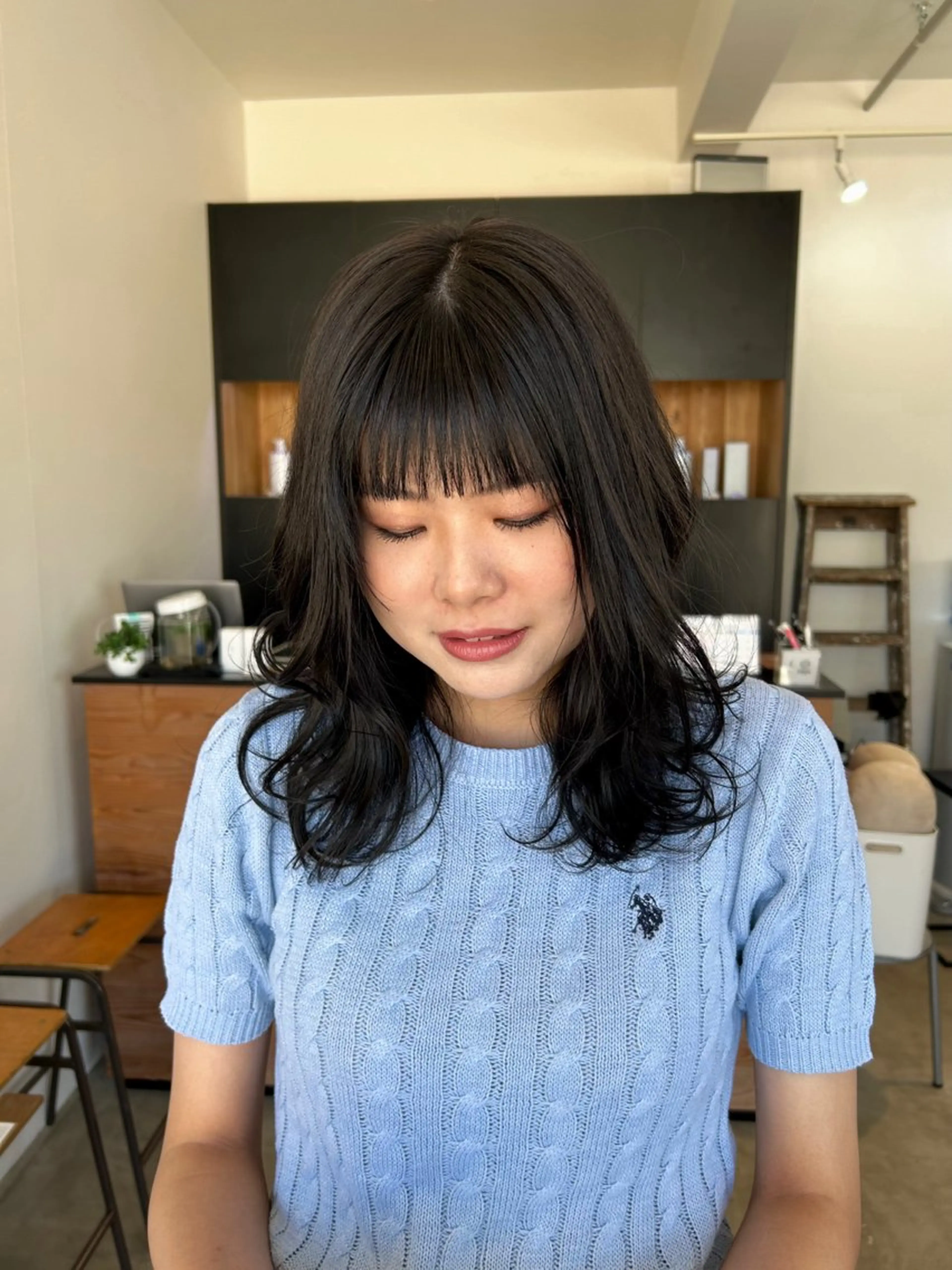 ミディアム レイヤーカット plus HAIR いずみのヘアスタイル