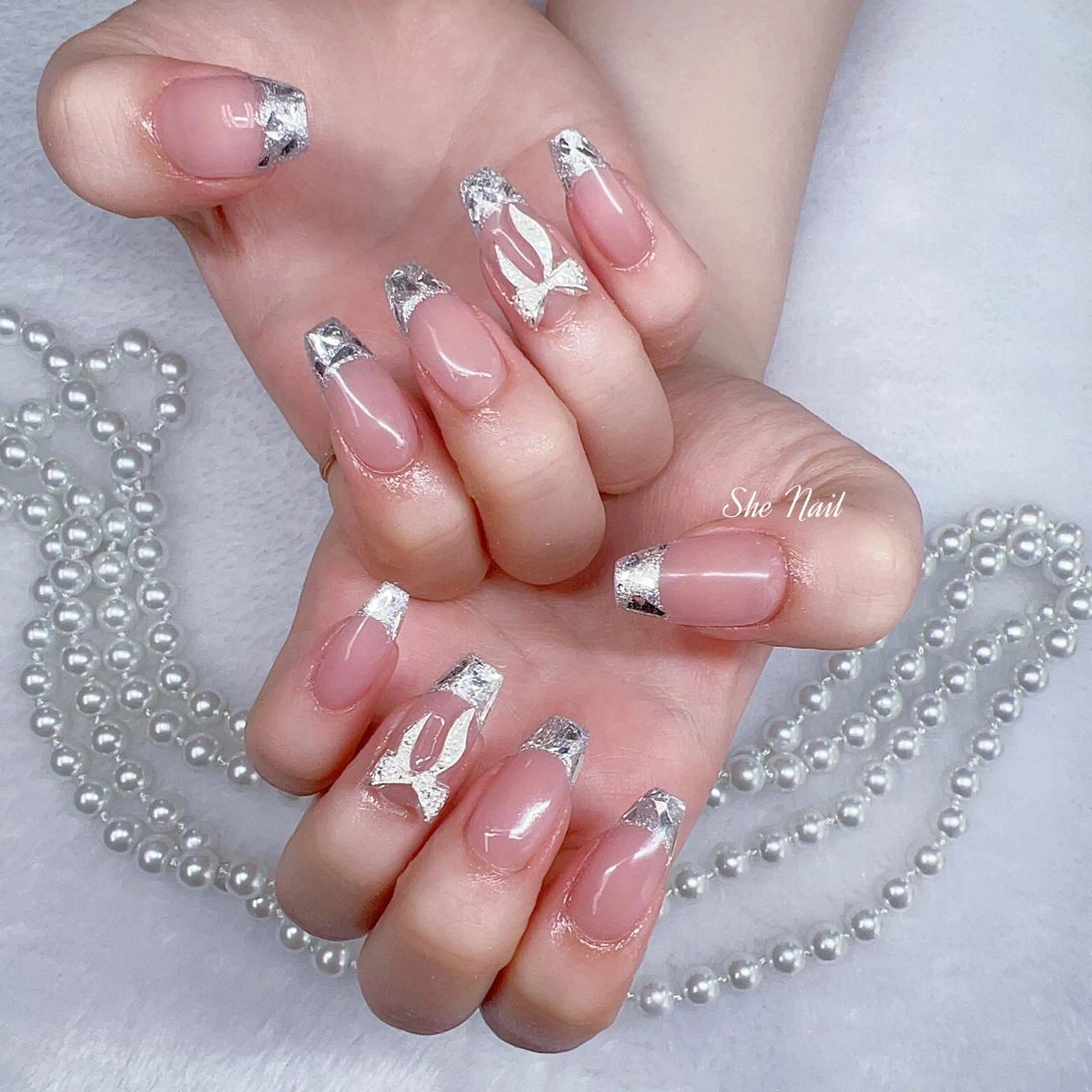 ネイル チークネイル 長さ出し フレンチネイル ガラスフレンチ マグネットネイル ハンドネイル She   Nail所属・ISA_ BELLAのネイルデザイン