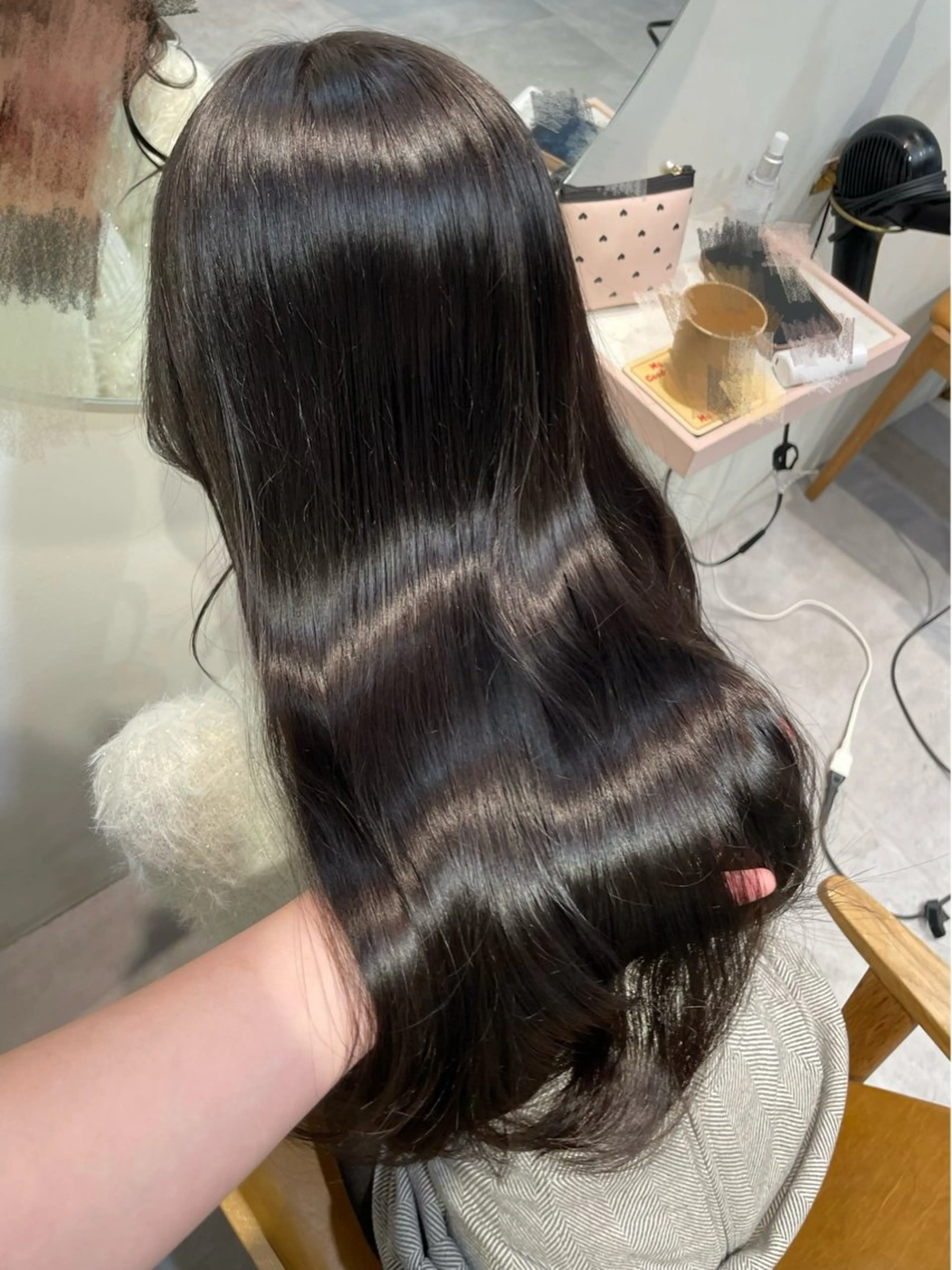 ロング カラー 透明感カラー グレージュ ヘアカラー トリートメント 若月 あやかのヘアスタイル