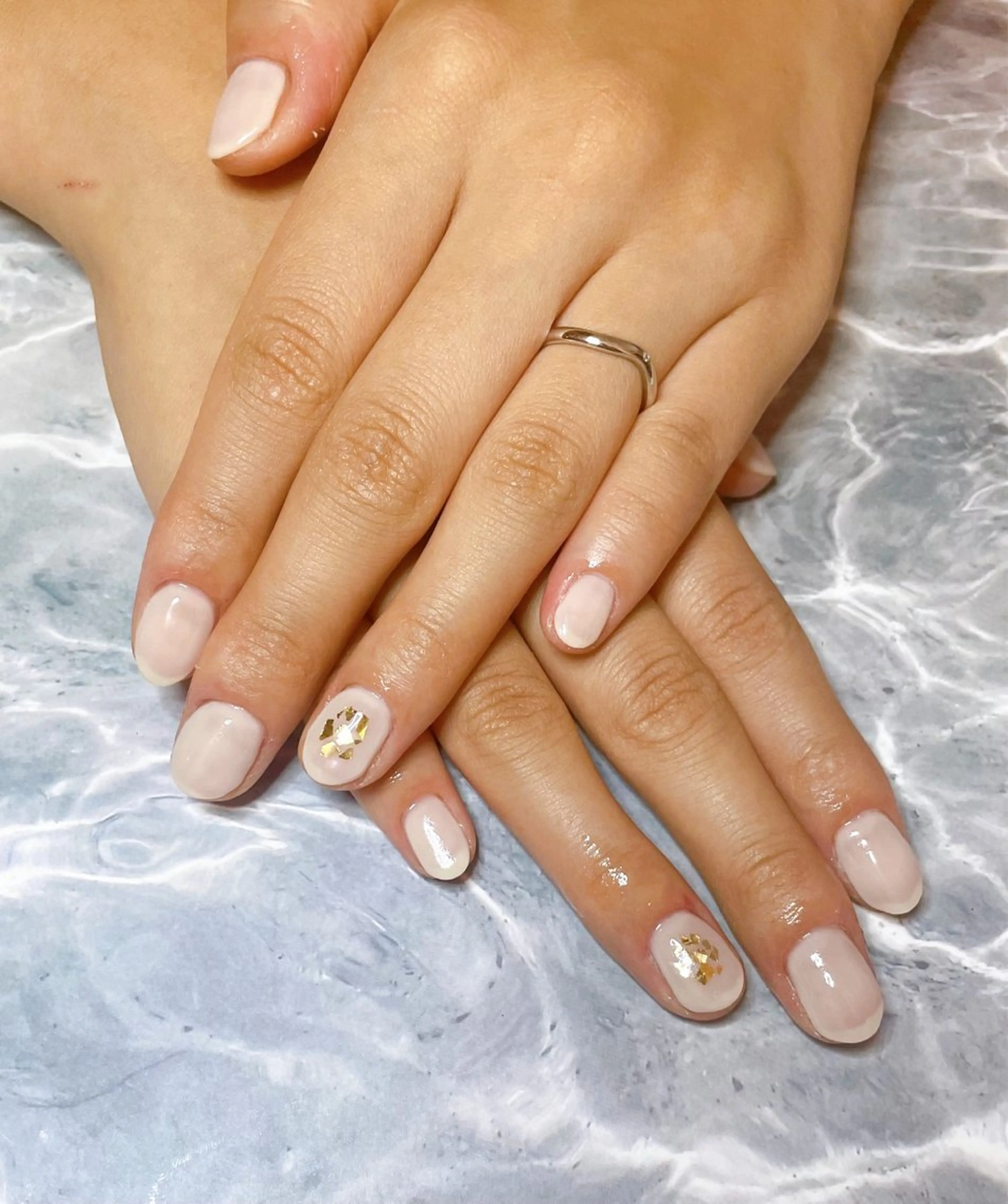 ネイル ゴールド Melia　by attrait所属・Melia by attrait🌿杏のネイルデザイン