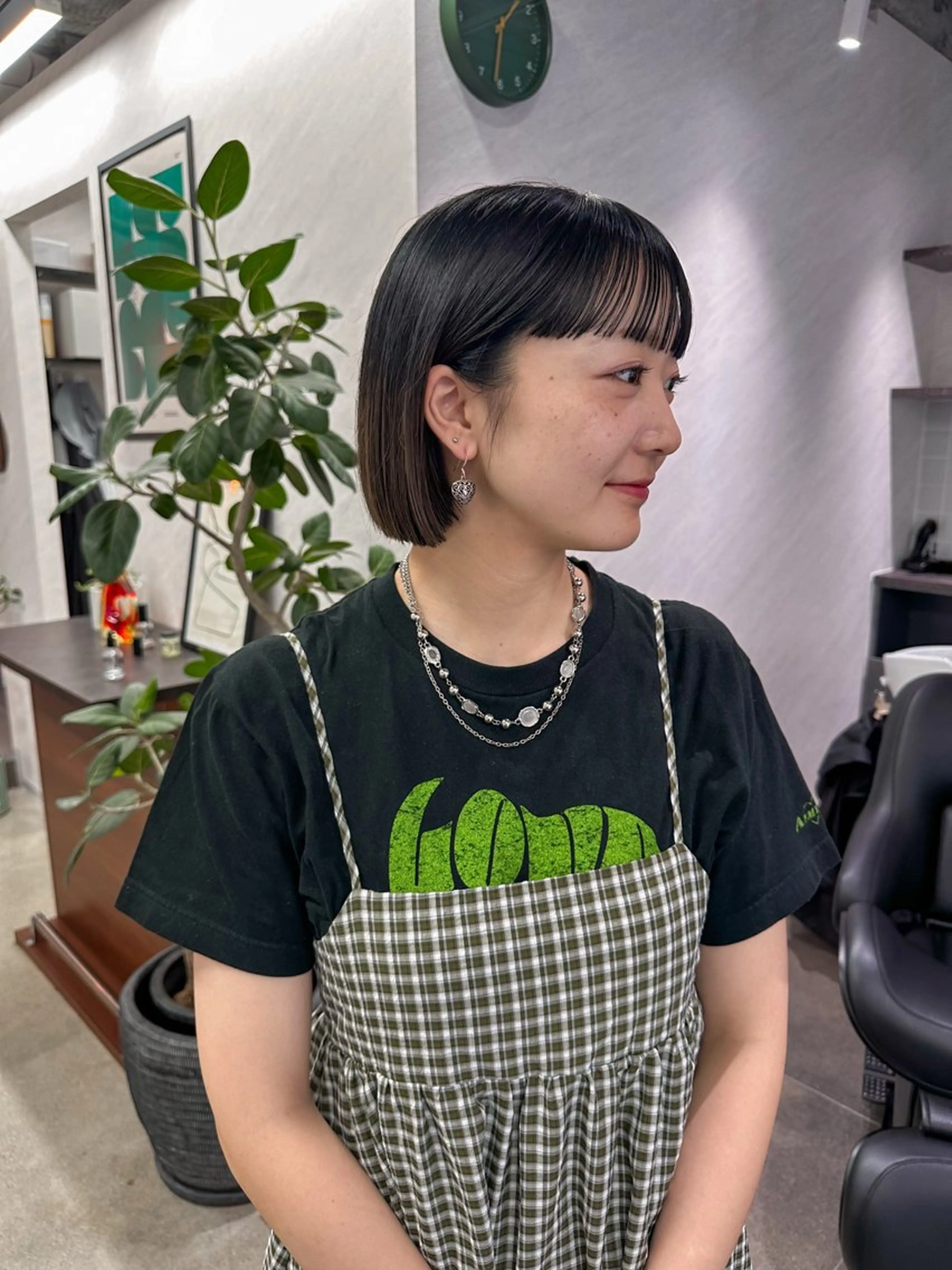 カラー 黒髪 ボブ ワイドバング tone所属・tone/ AKANEのヘアスタイル