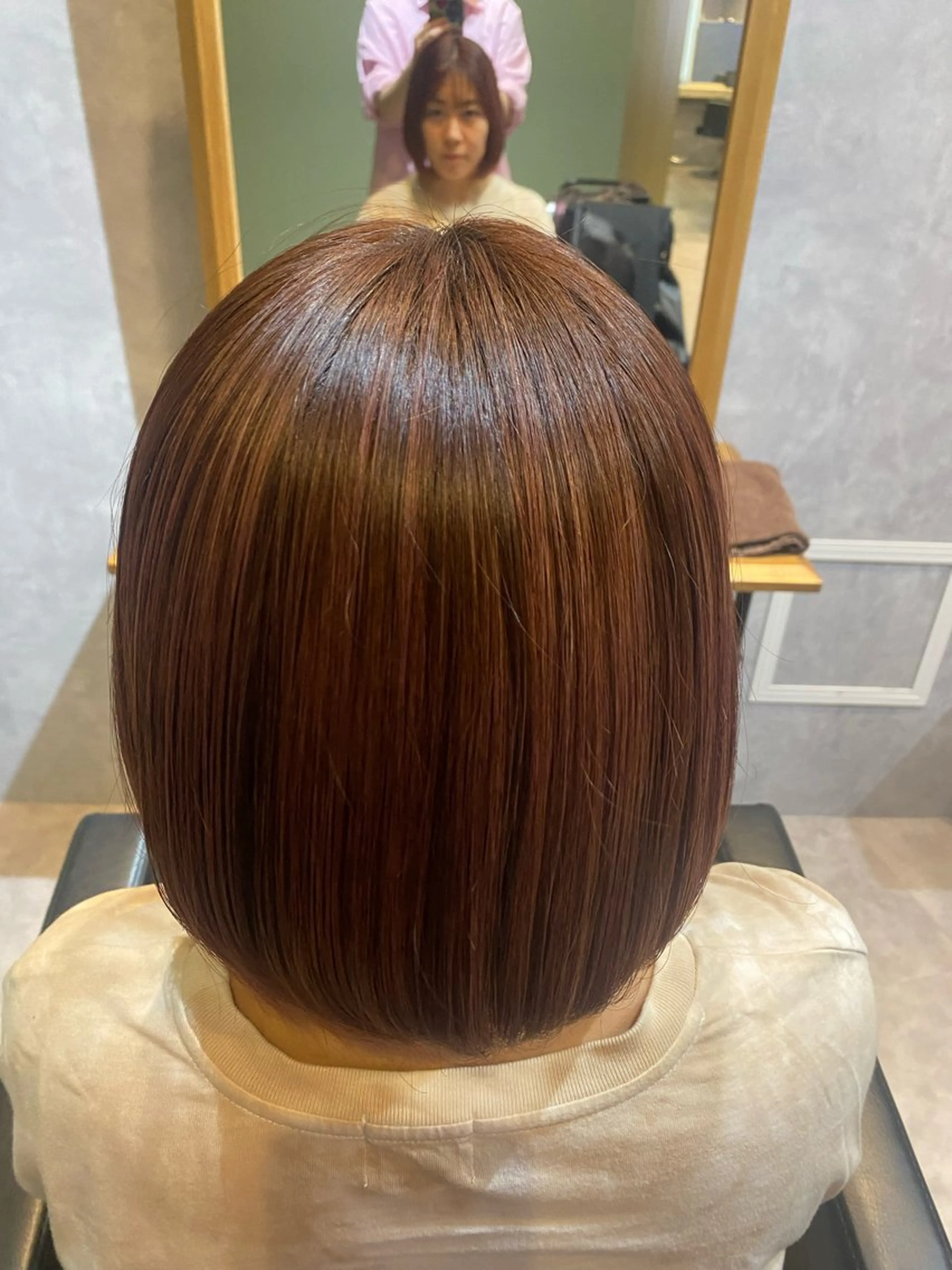 ミディアム カラー ベージュカラー ハイライトカラー ピンクカラー ピンクベージュ ハイライト 一ノ谷 優妃のヘアスタイル