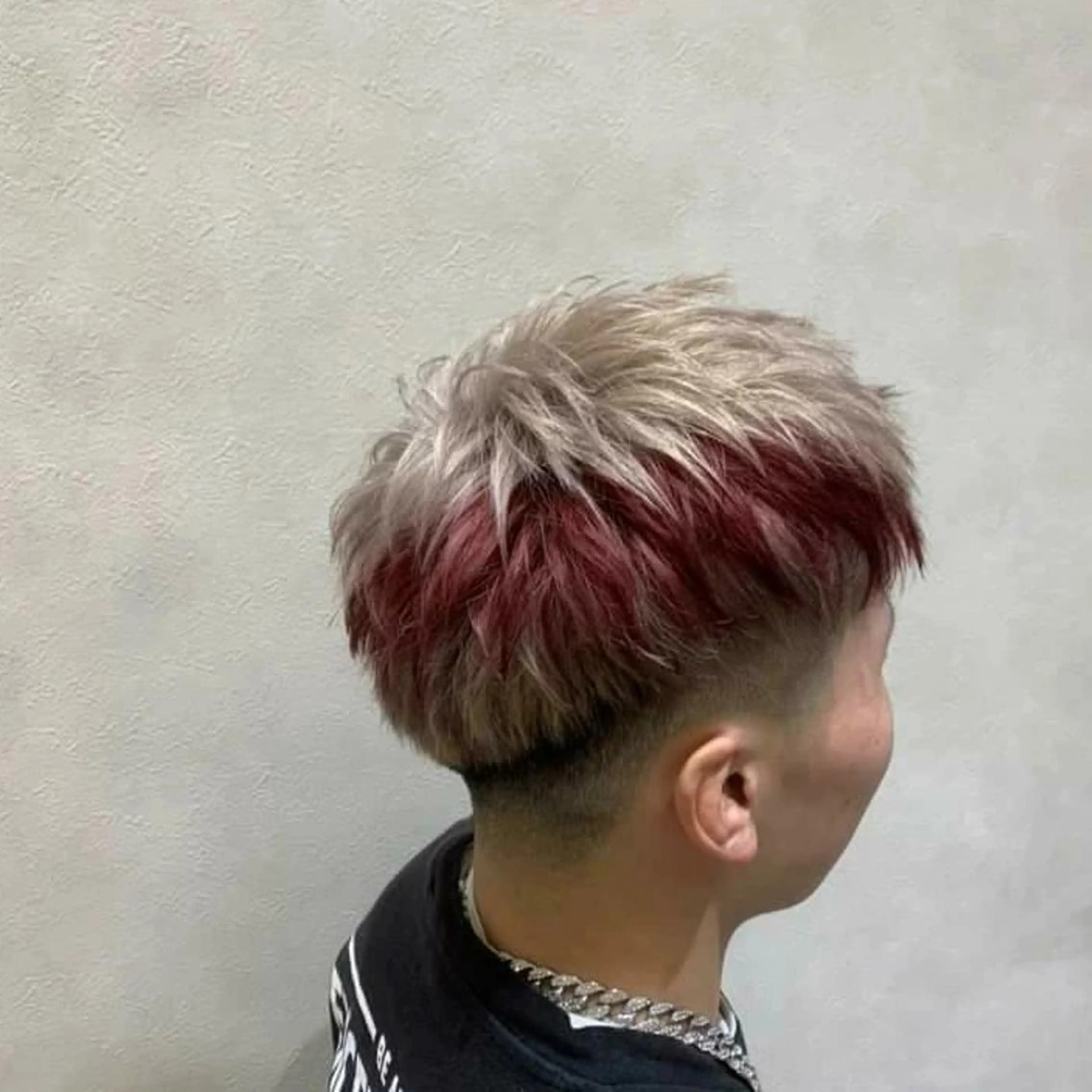 ショート カラー デザインカラー レッドカラー シルバー enn.bleach by t.a.g所属・SHUNTA /ブリーチ/レイヤーのヘアスタイル