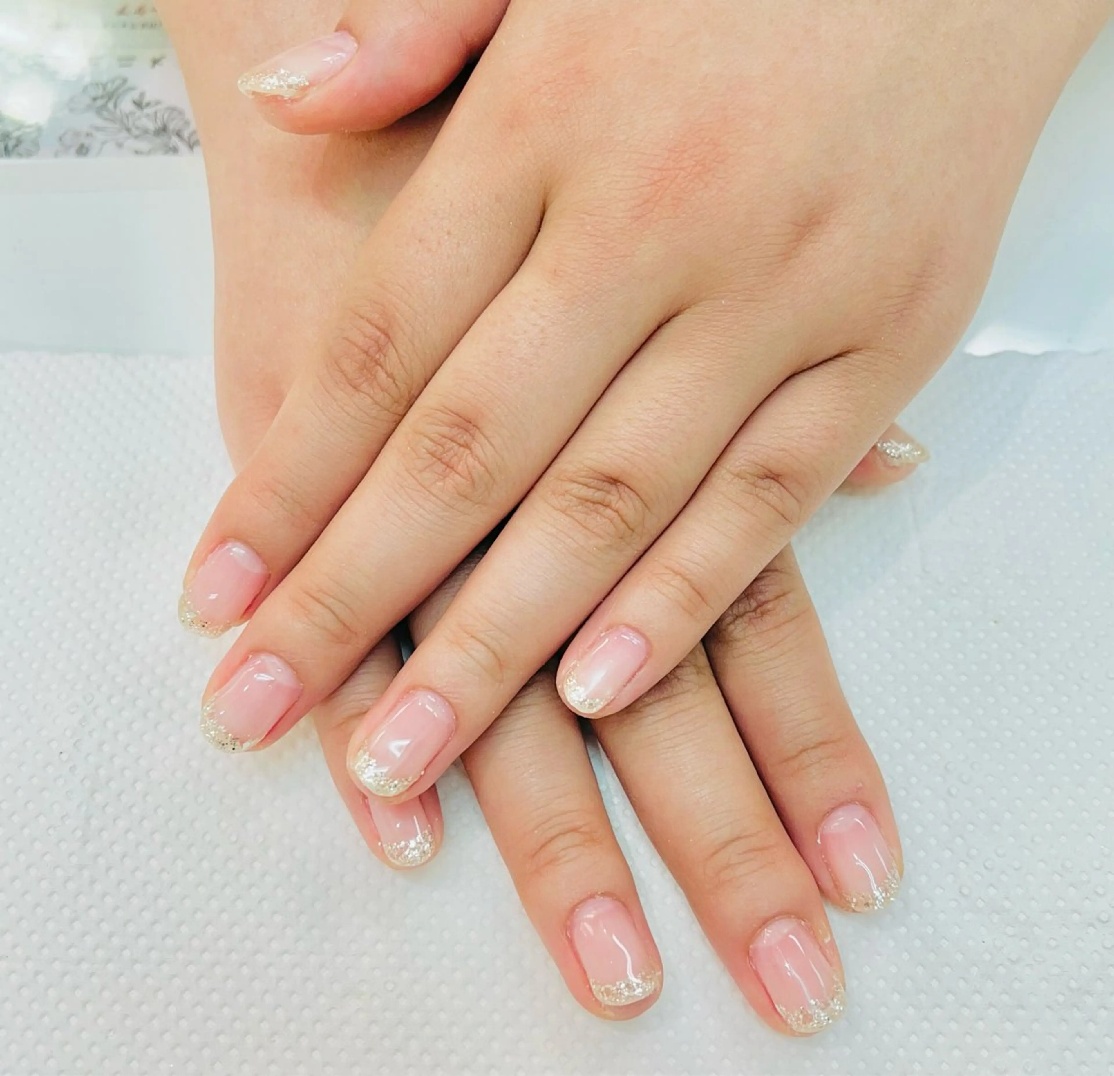 ネイル フレンチネイル ラメ(グリッター) Nail Buzz 宮木のネイルデザイン