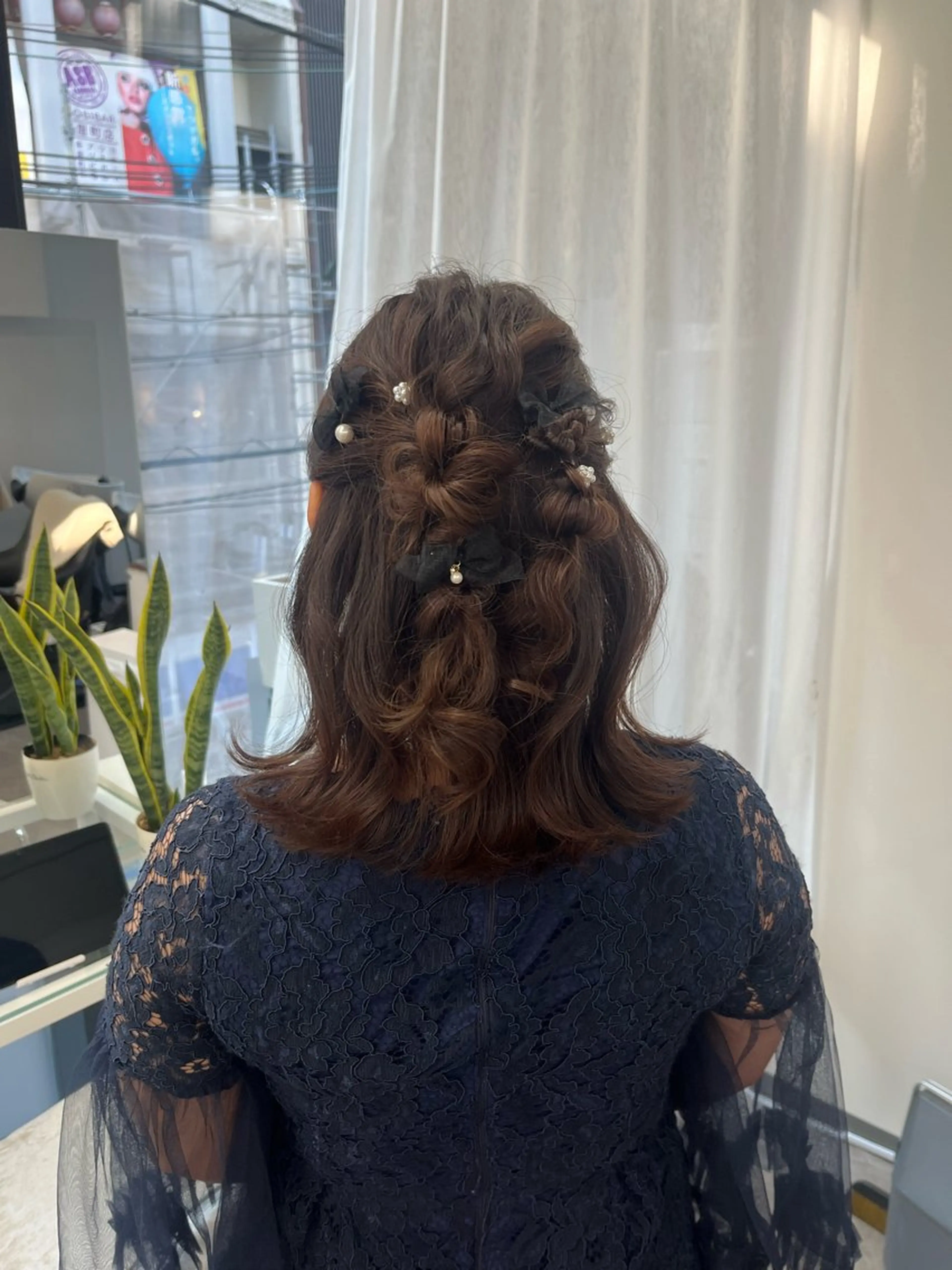 ミディアム ヘアアレンジ ERENA💚 ヘアアレンジのヘアスタイル