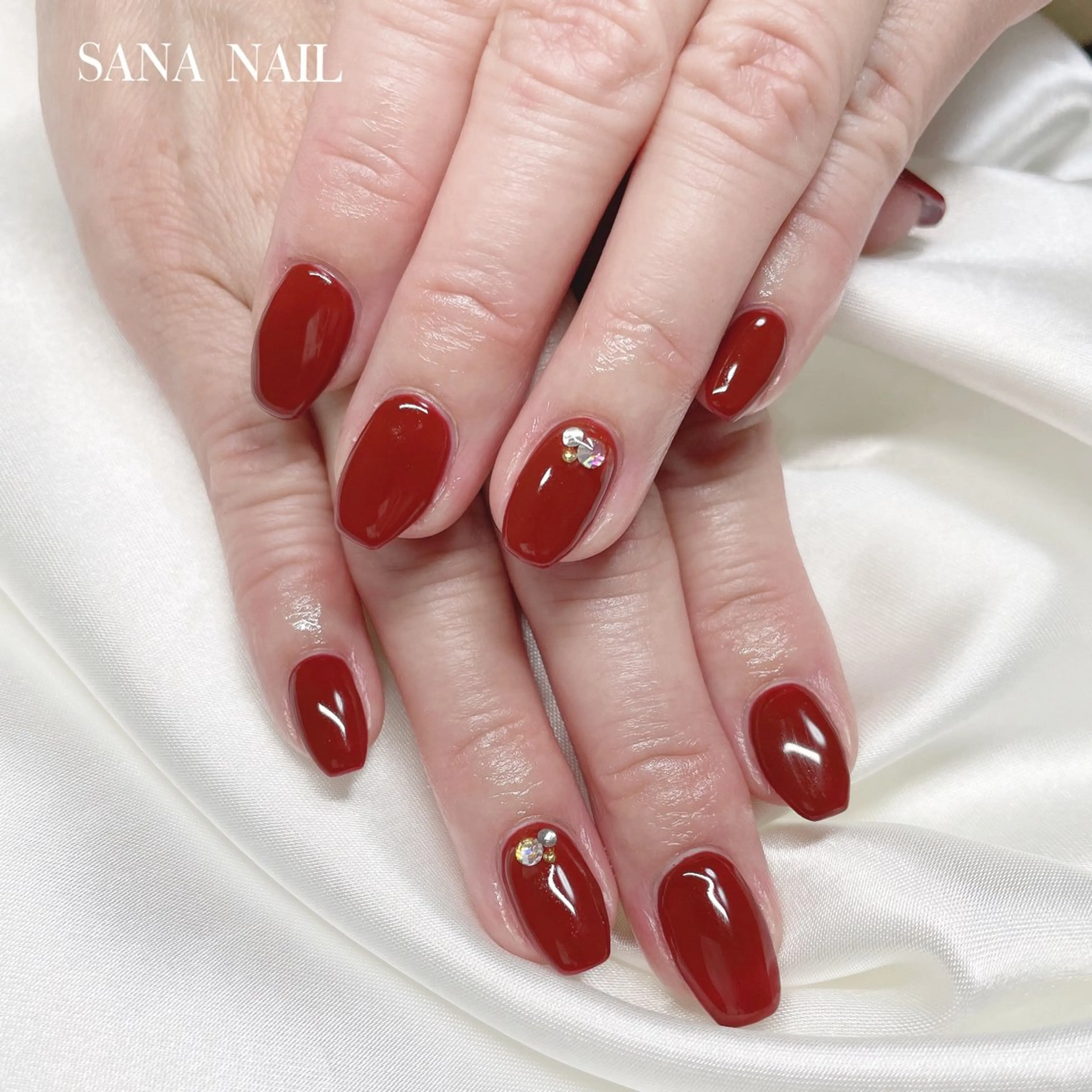 ネイル 赤色 nailsalon SANANAILのネイルデザイン