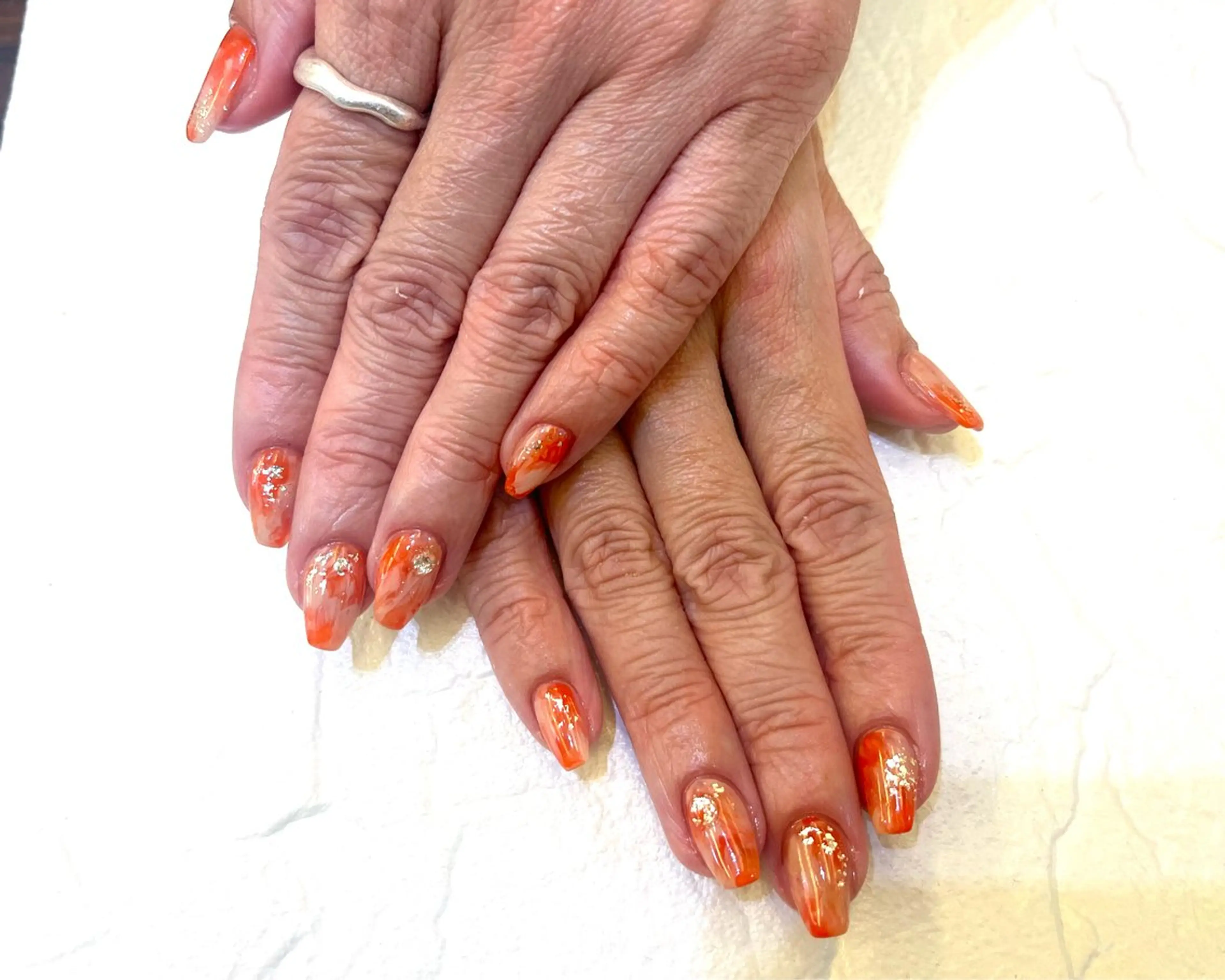 ネイル ニュアンスネイル 僧根 志津代のネイルデザイン