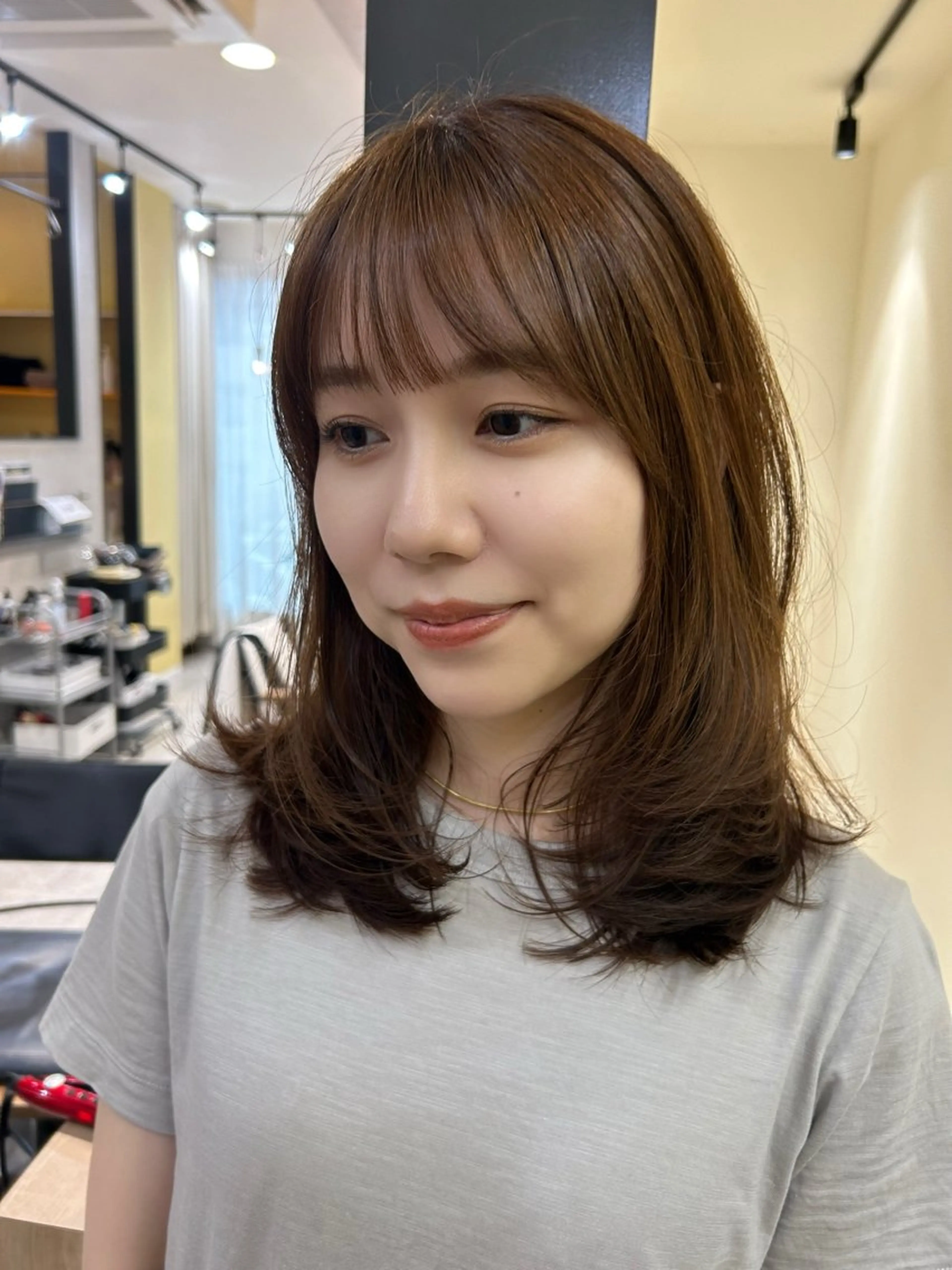 セミロング カラー レイヤーカット カット ヘアカラー トリートメント hub hair レイヤー/透明感のヘアスタイル