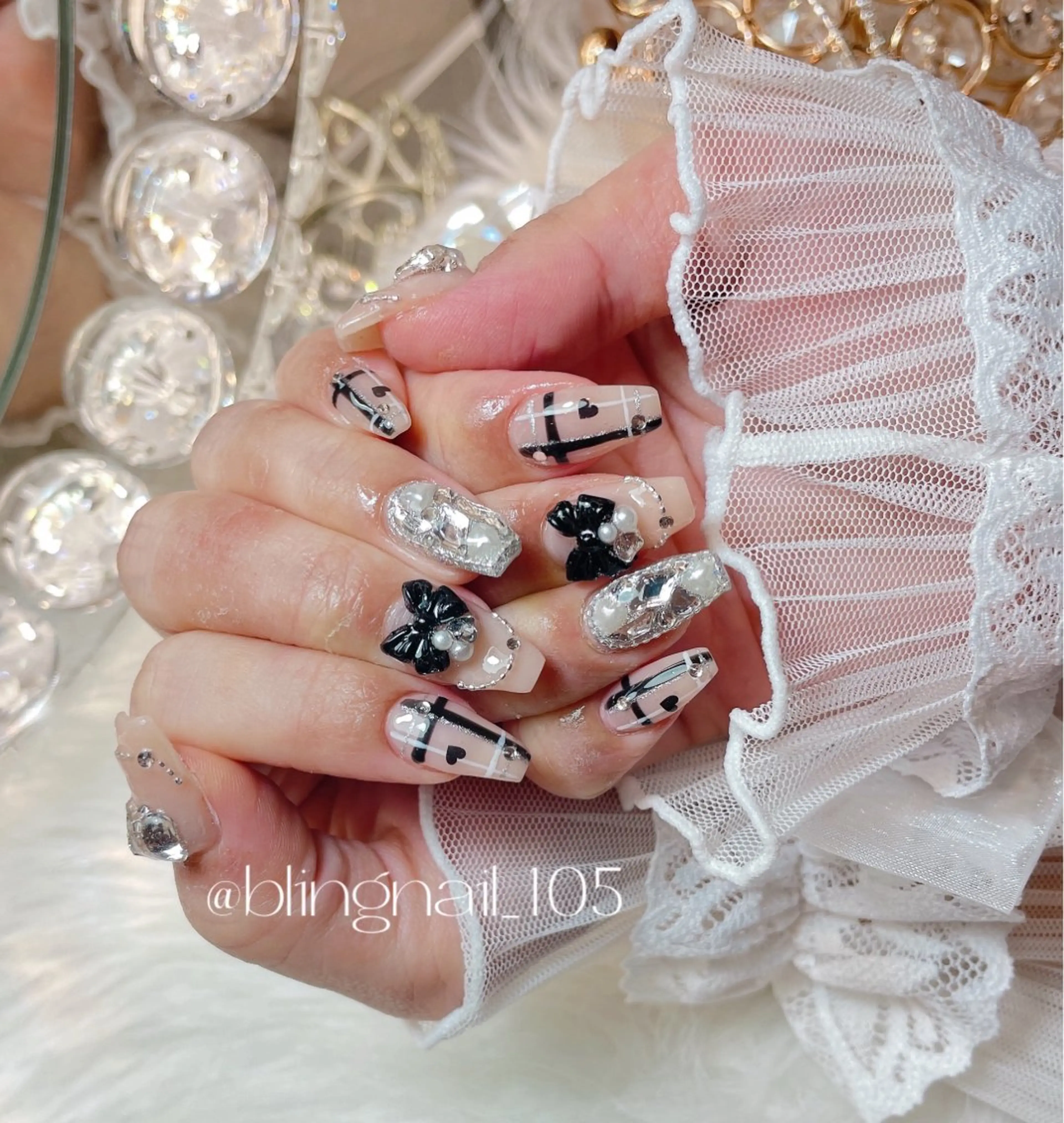 ネイル 23時まで❤︎韓国、 ワンホンネイルのネイルデザイン