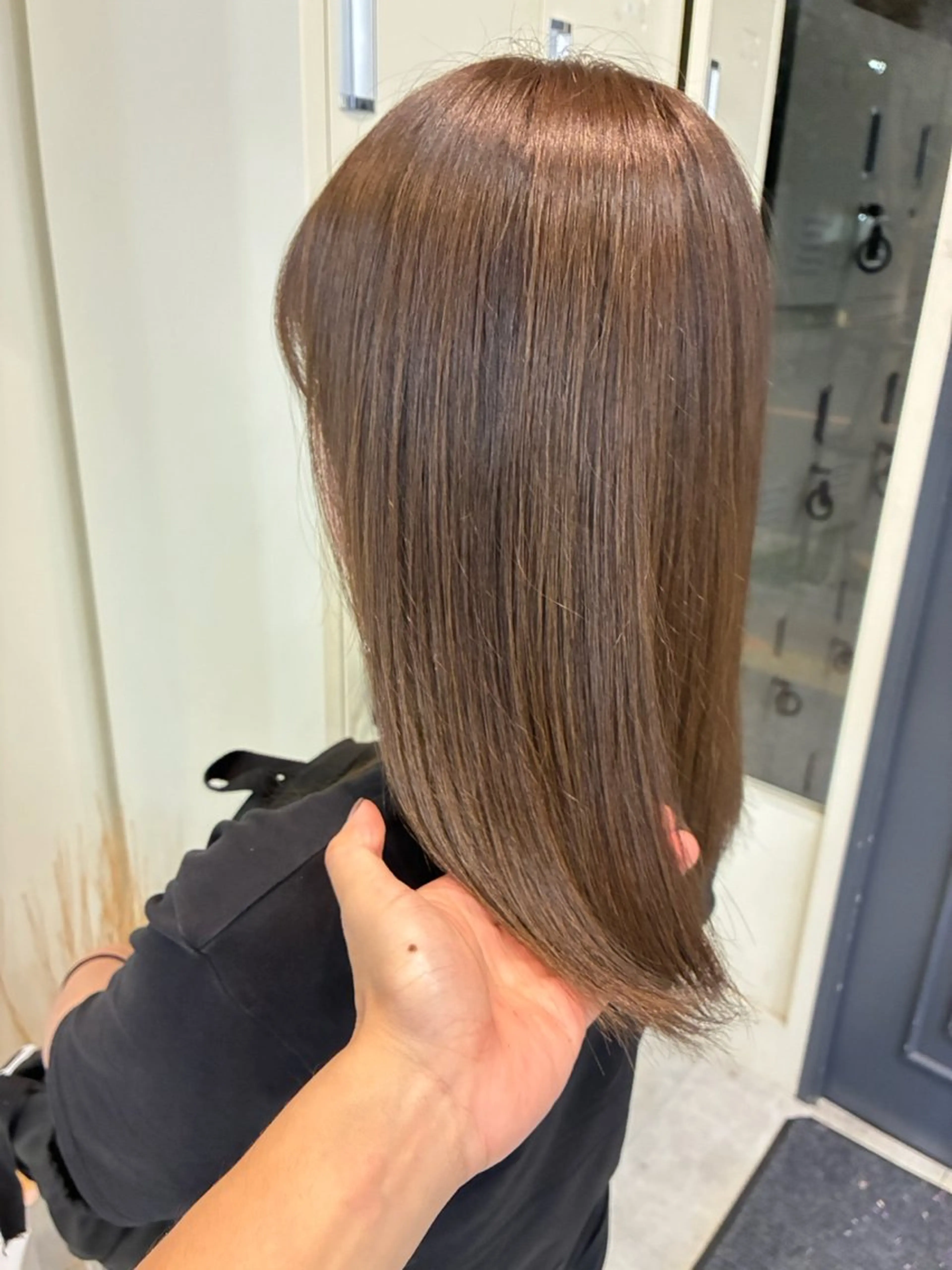 カラー ベージュカラー ブリーチ ブリーチなしカラー オリーブベージュ 黒崎 大地のヘアスタイル