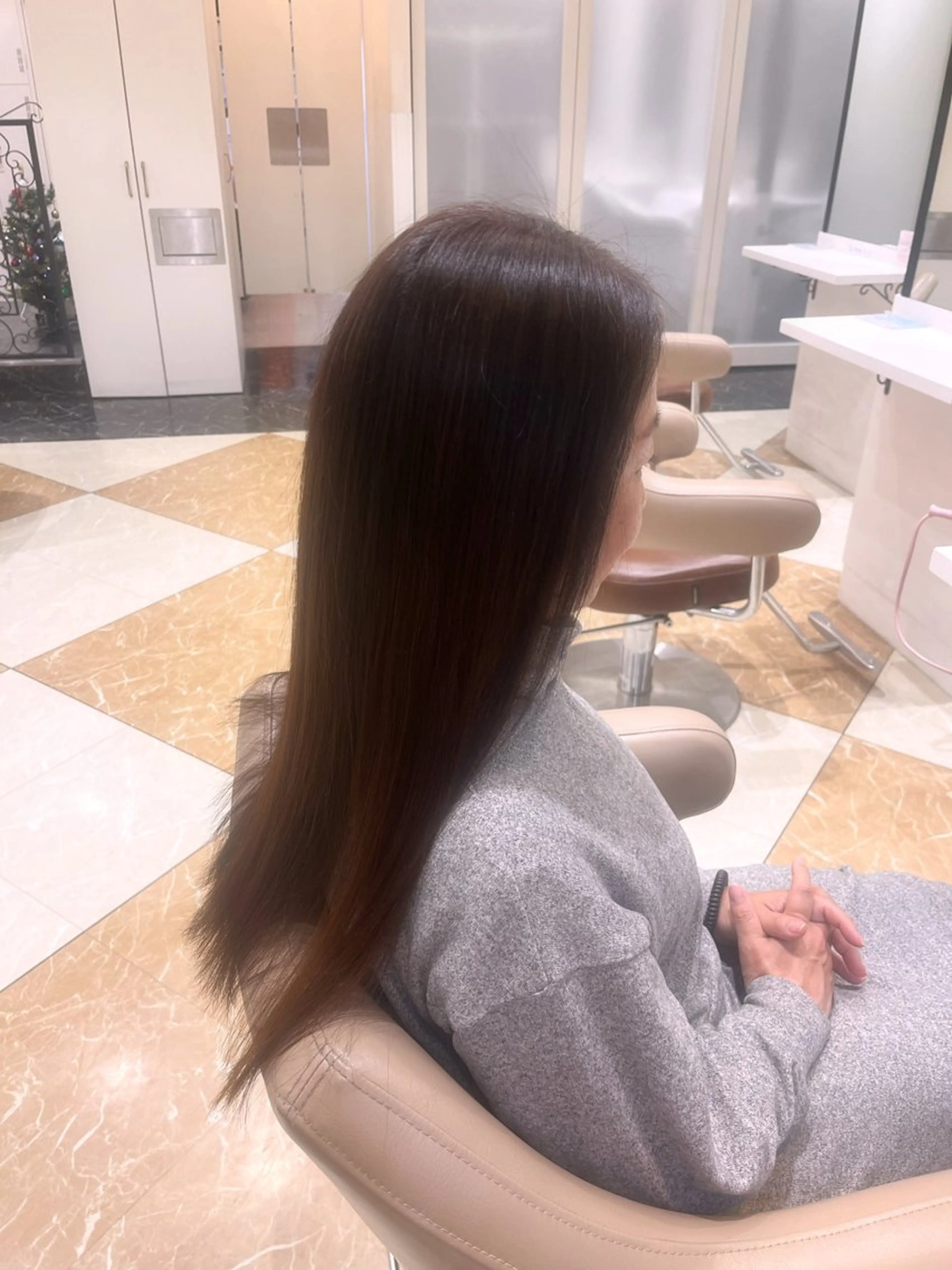 ロング カラー あいしぇ Ash川口のヘアスタイル