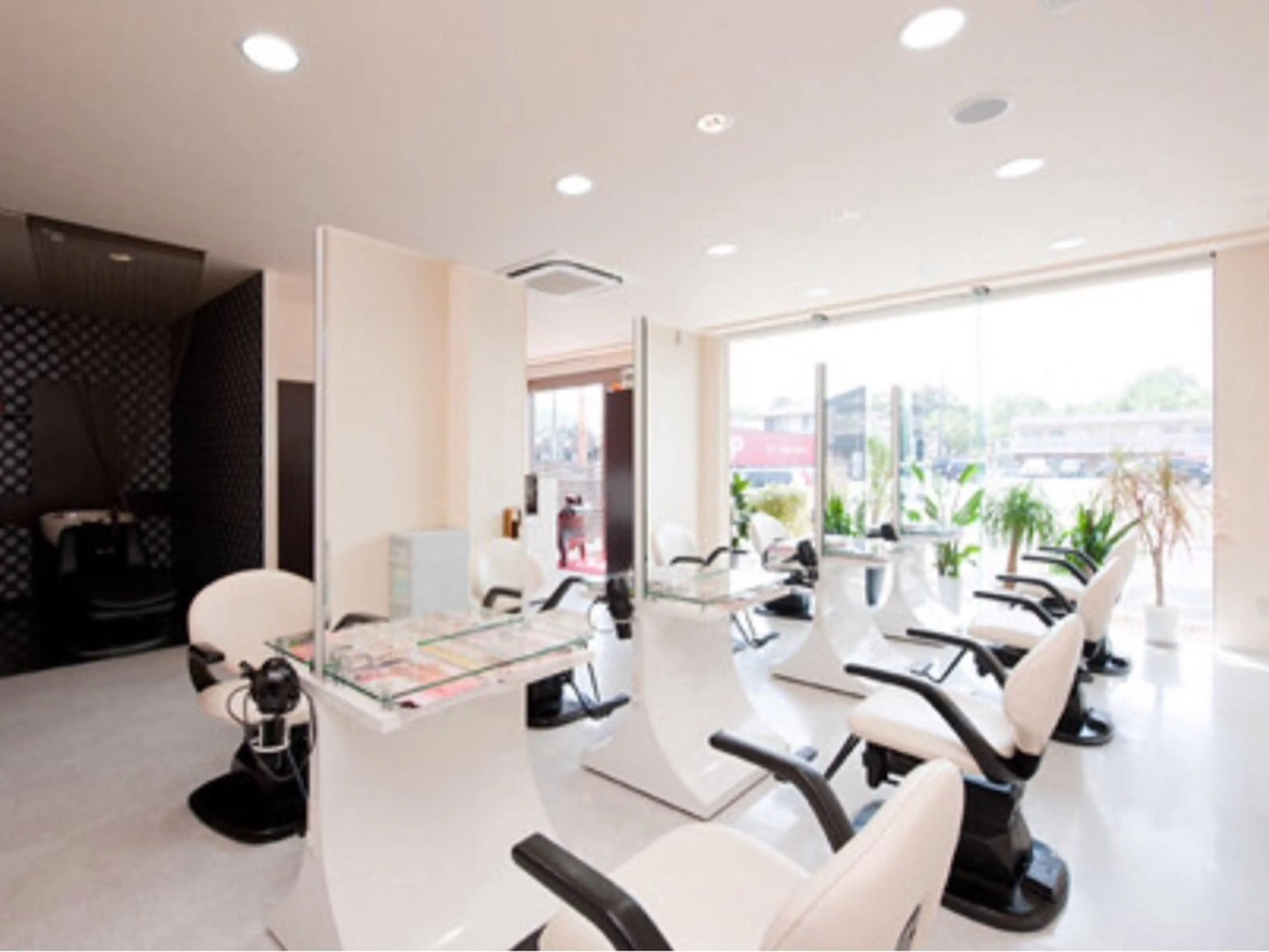 Bibide-Babide豊田【ビビデバビデ】所属・Bibide- Babide艶髪のヘアスタイル