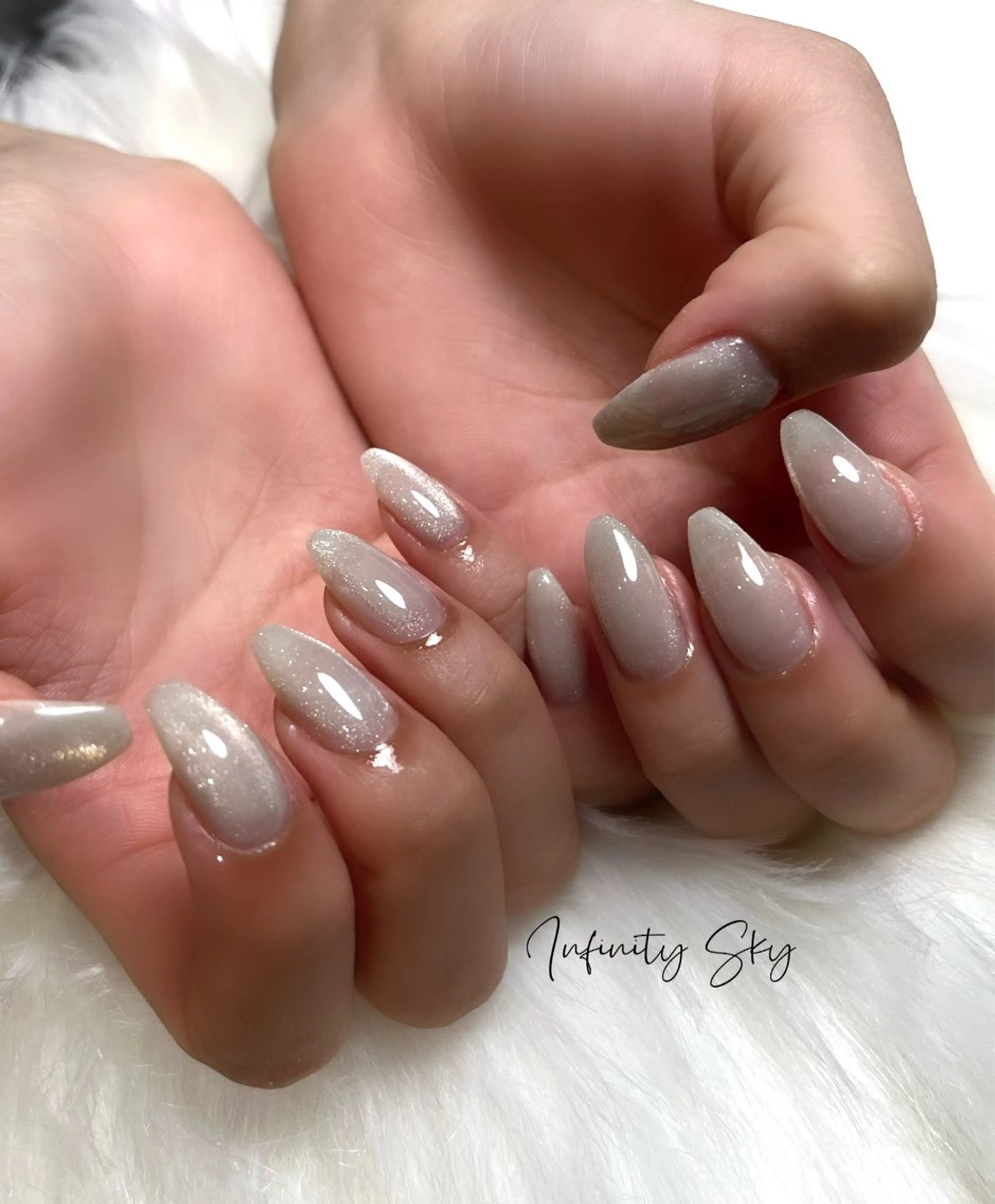 ネイル マグネットネイル ホワイト infinity skyのネイルデザイン