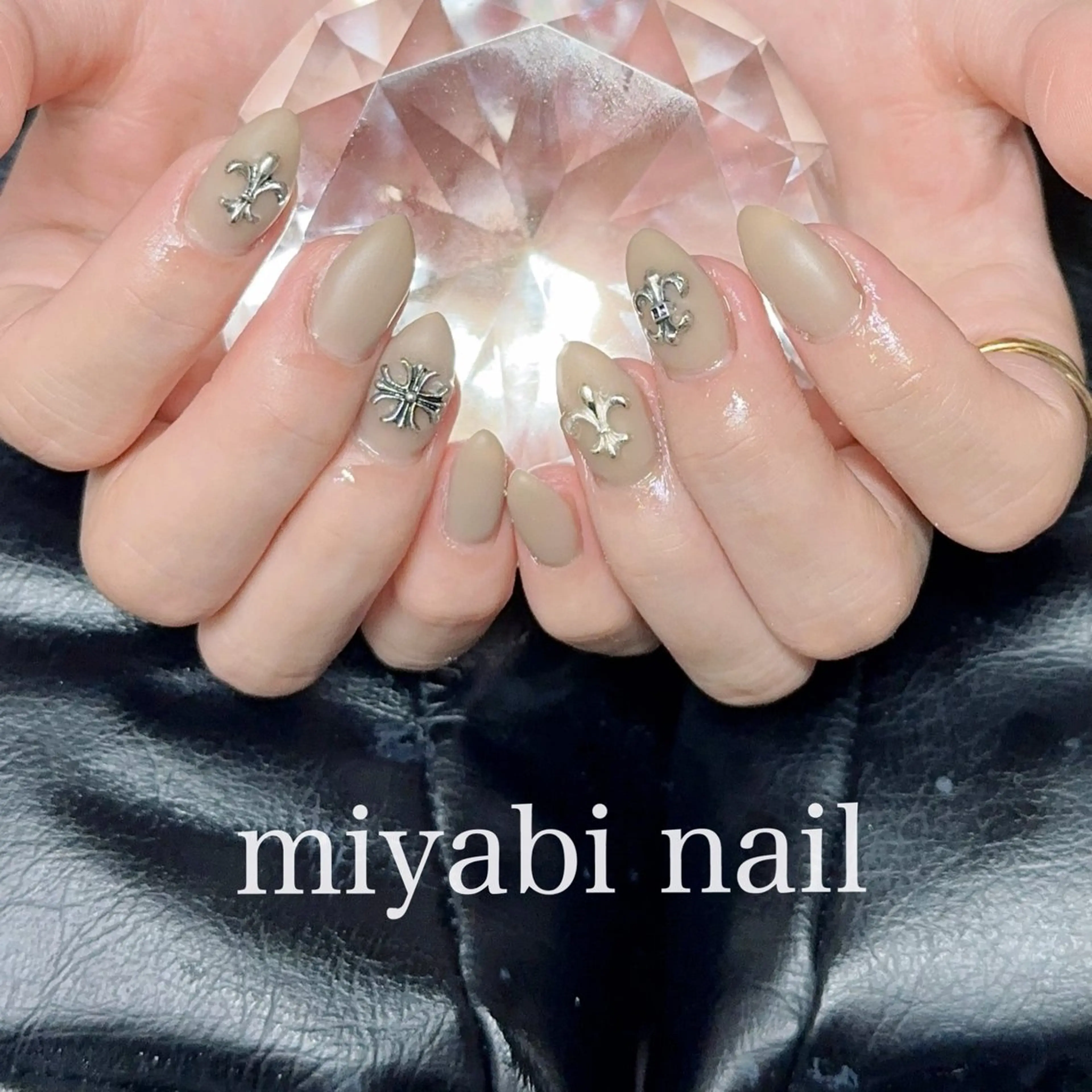 ネイル ジェルネイル マットネイル 持ち込み シルバー ハンドネイル miyabi nail 桂川駅近くのネイルデザイン