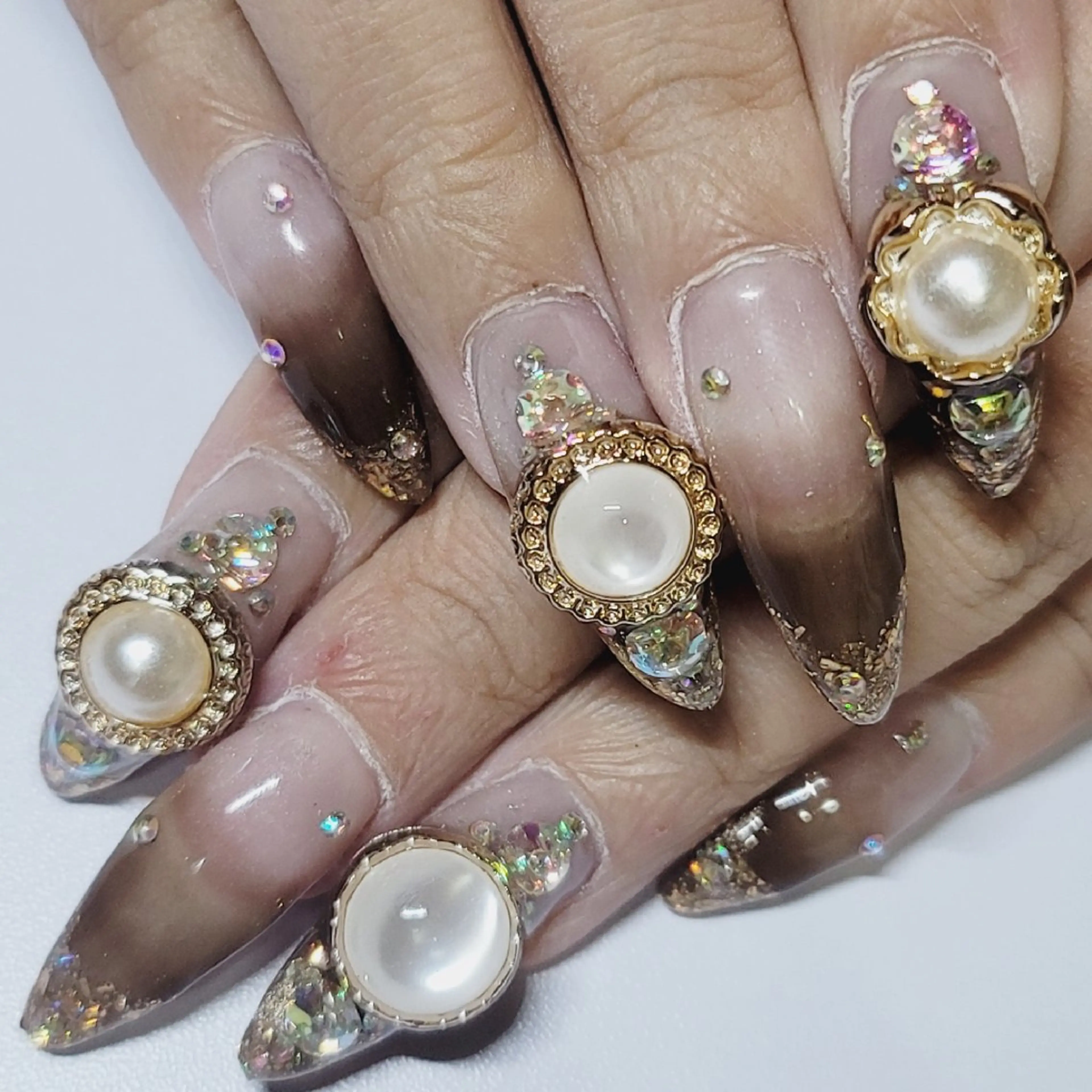 ネイル ブラウン フレンチネイル ゴールド ゴージャス グラデーション ハンドネイル よしだ ひろきのネイルデザイン